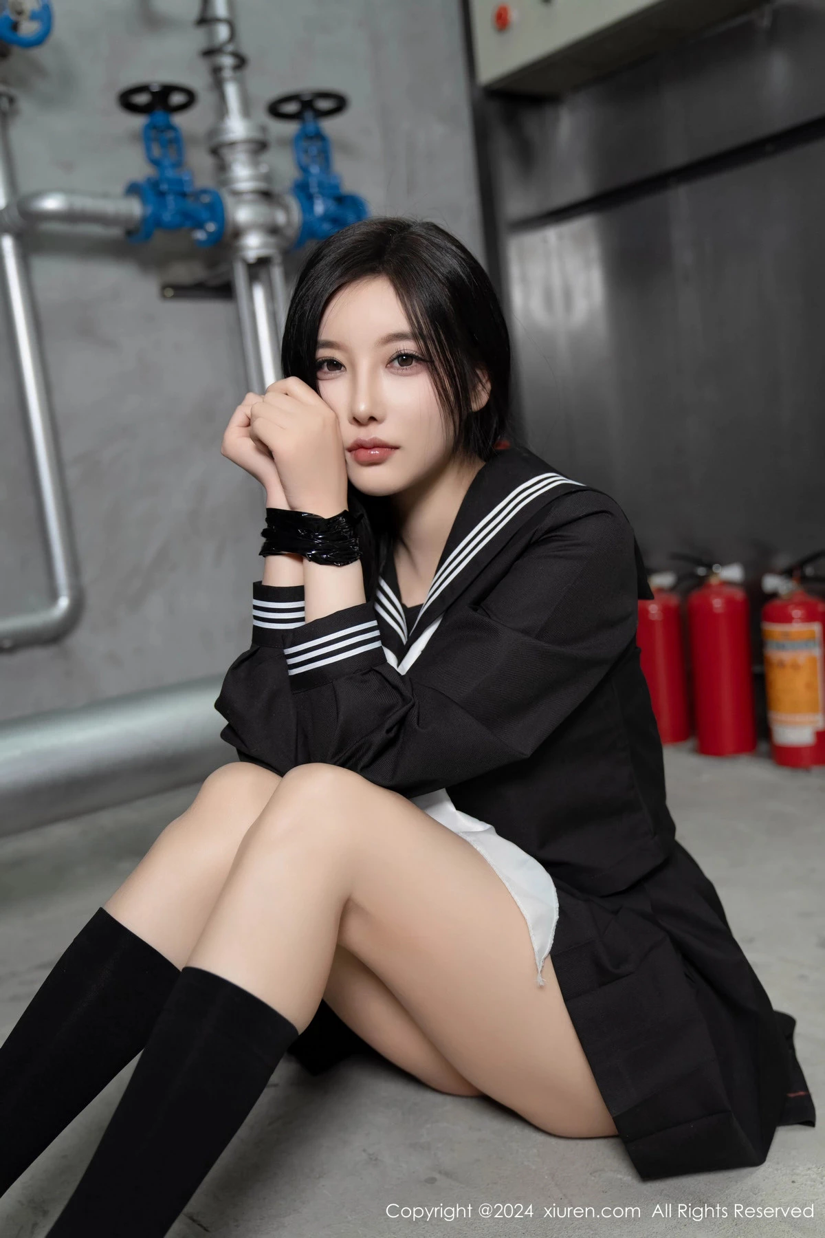 秀人集.com_[XiuRen秀人网]No.8080_女神杨晨晨Yome性感黑色制服露黄色内衣秀丰腴身材完美诱惑写真90P