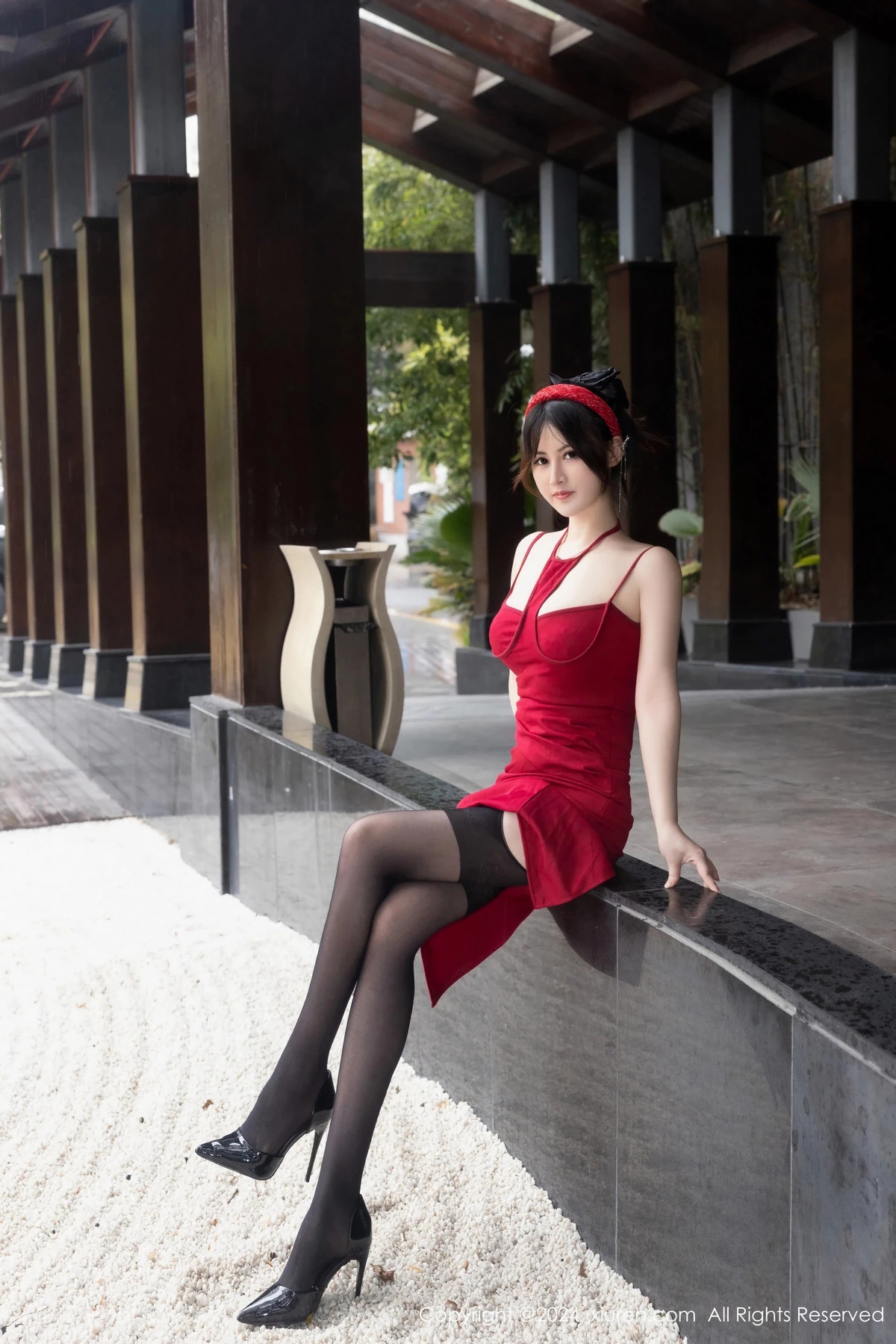 秀人集.com_[XiuRen秀人网]No.8078_模特诗诗kiki新年主题性感红色情趣短裙配黑丝吊袜迷人诱惑写真78P