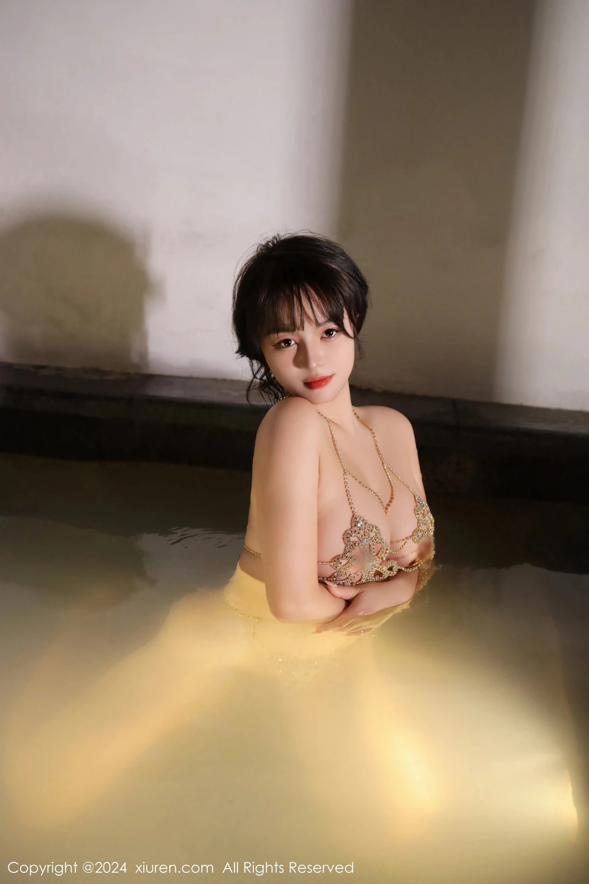 秀人集.com_[XiuRen秀人网]No.8075_模特沈思怡室内温泉性感链式情趣服饰秀惹火身材极致诱惑写真74P