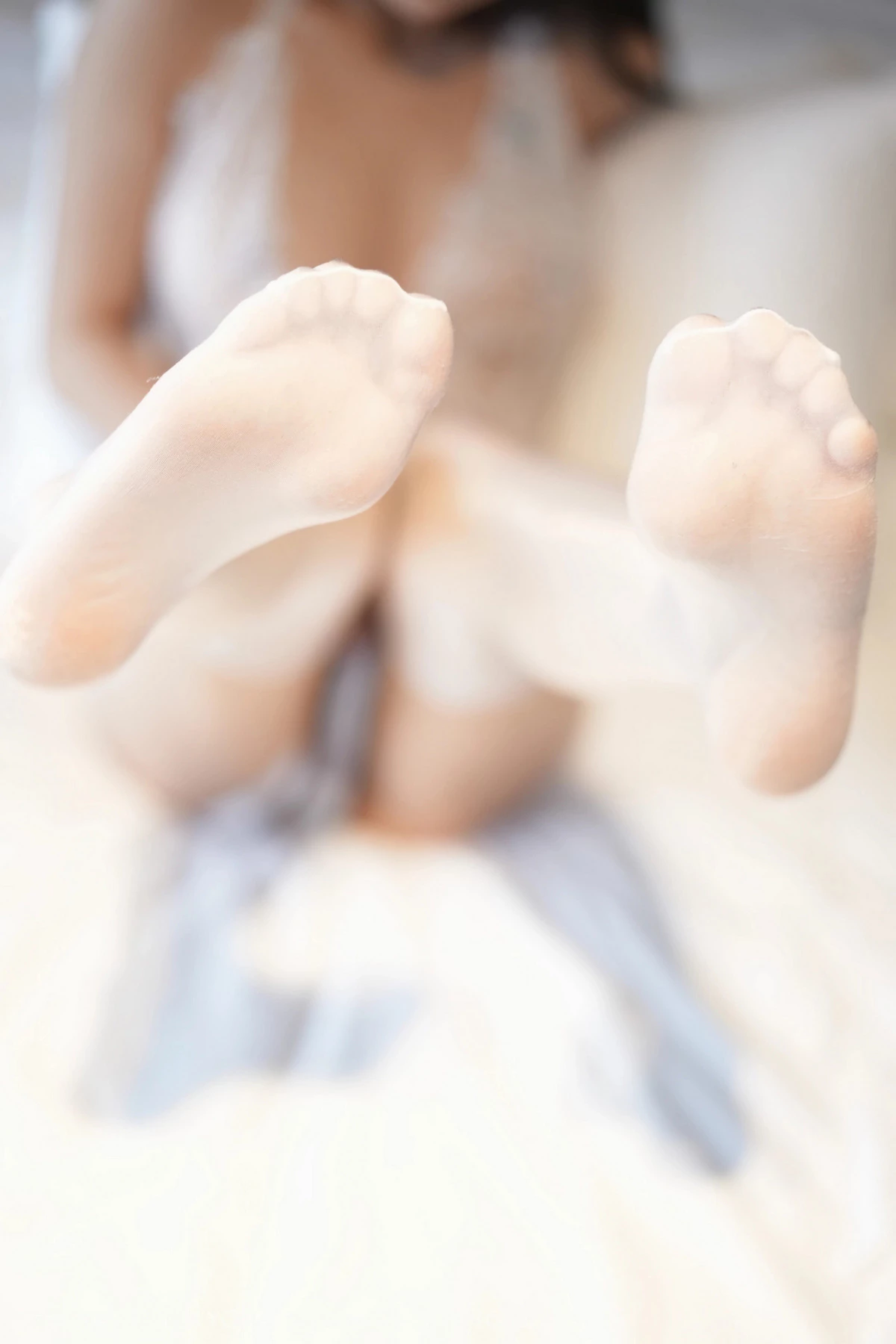 秀人集.com_[YouMi尤蜜荟]Vol.1031_模特媛宝儿boa性感白色轻透内衣配白丝袜秀完美身材诱惑写真84P