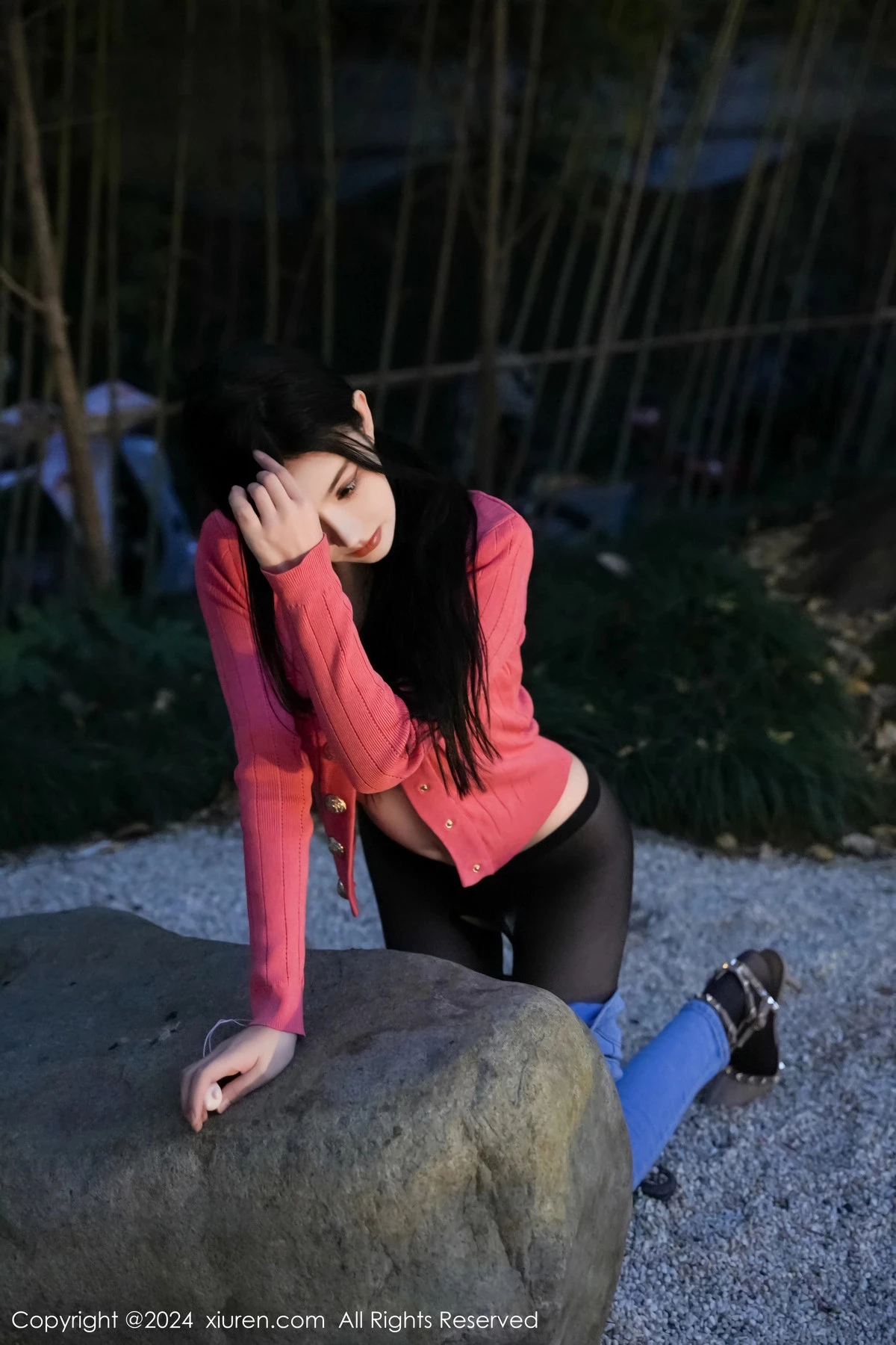 秀人集.com_[XiuRen秀人网]No.8091_新人模特龙雪儿脱牛仔裤露性感黑色内衣配开档黑丝极致魅惑写真69P