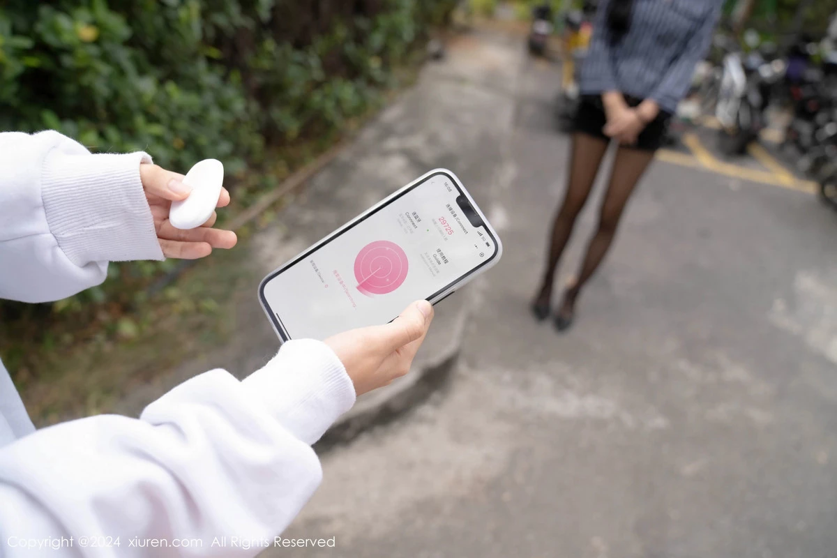 秀人集.com_[XiuRen秀人网]No.8011_模特浅浅Danny黑色条纹衬衫配短裙露性感黑色情趣内衣诱惑写真70P