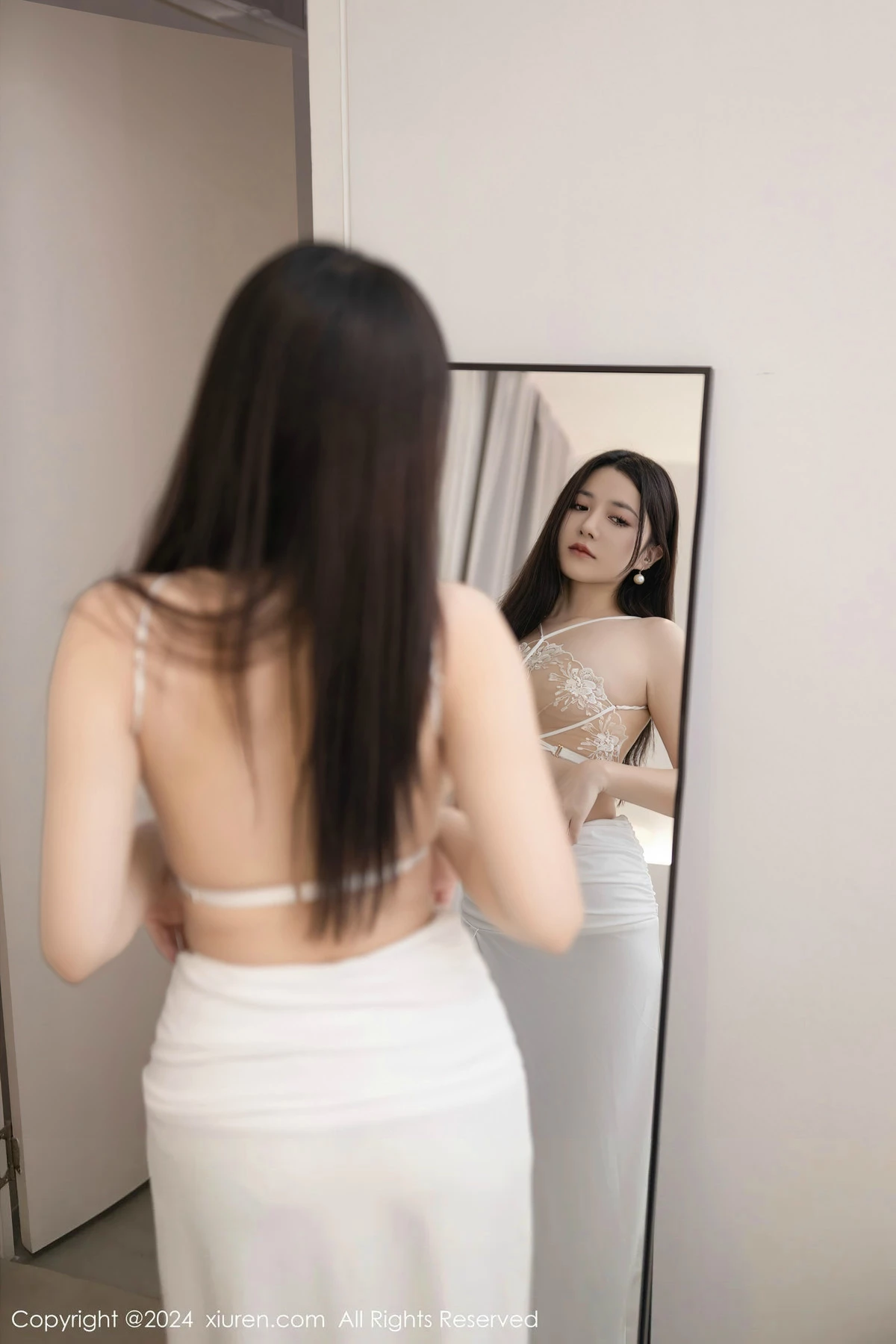 秀人集.com_[XiuRen秀人网]No.8026_模特鱼子酱Fish性感紫灰色上衣露轻透内衣配超薄肉丝诱惑写真80P