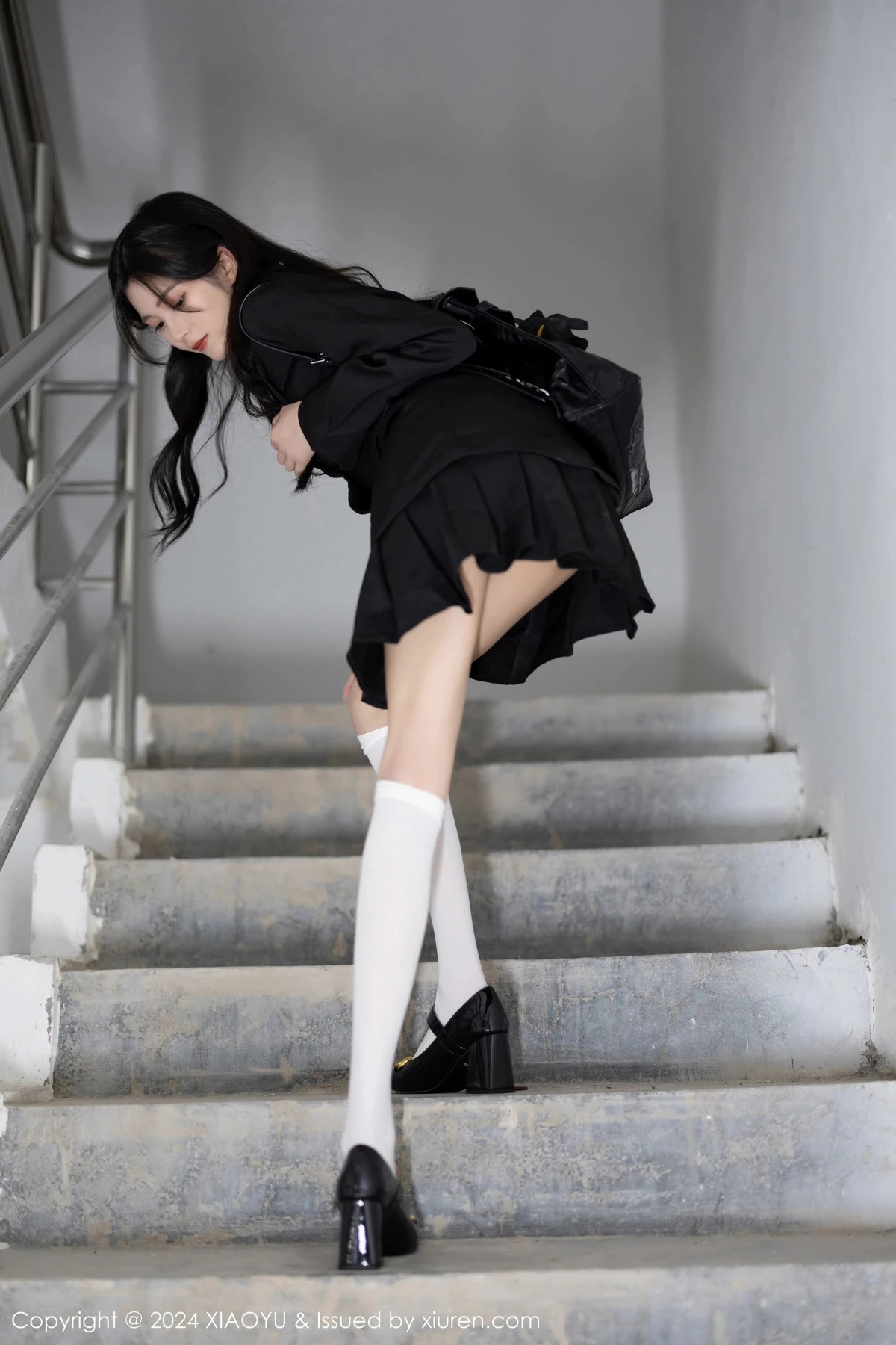 秀人集.com_[XiaoYu画语界]Vol.1204_模特程程程性感学妹制服露黑色内衣配白丝袜秀曼妙身姿诱惑写真83P