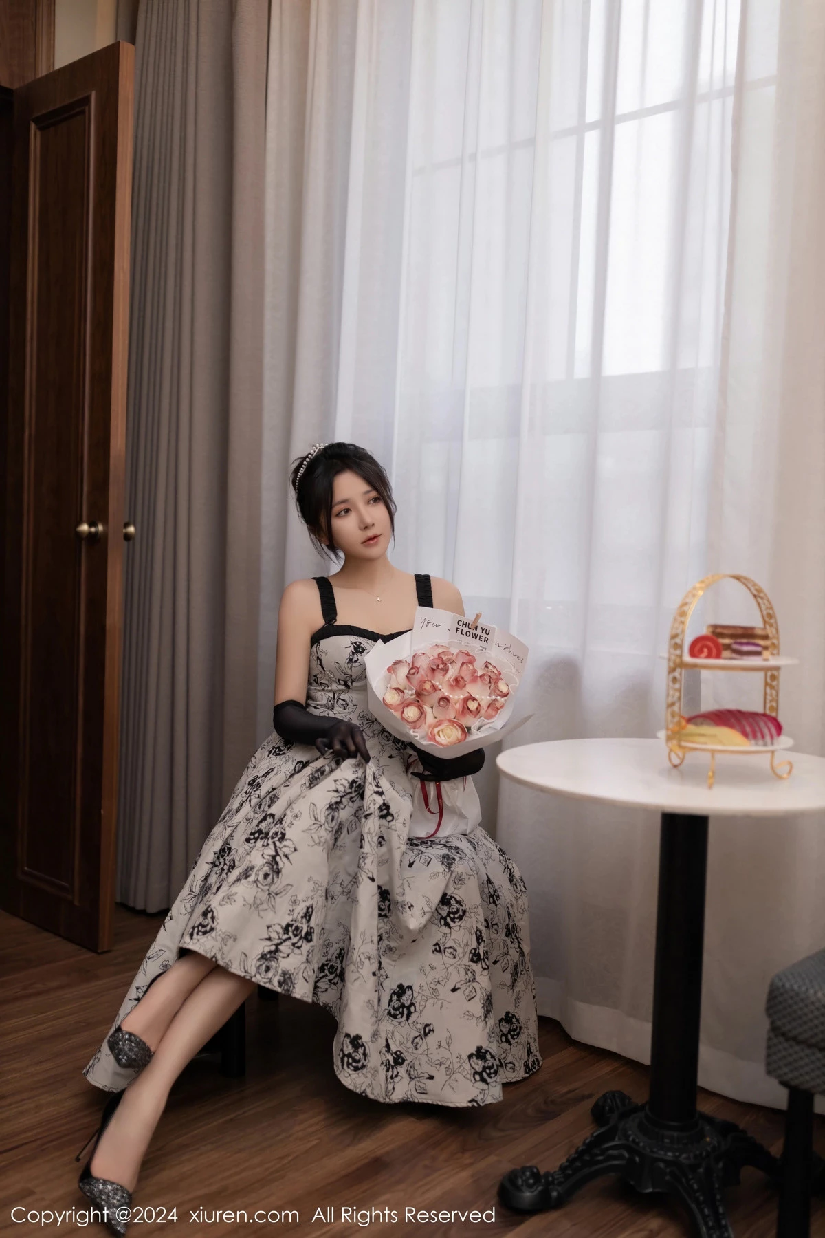 秀人集.com_[XiuRen秀人网]No.8109_模特鱼子酱Fish生日主题性感灰色连衣长裙秀曼妙身姿诱惑写真80P