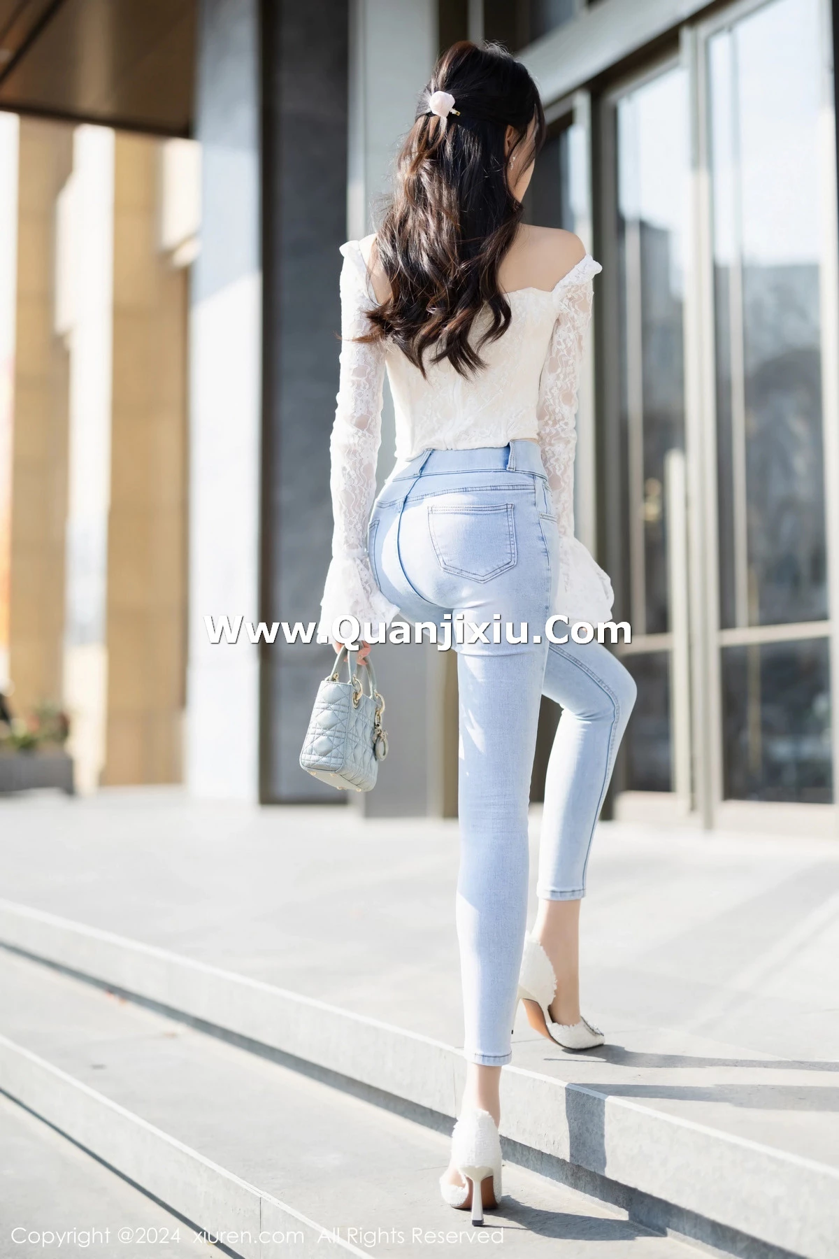 秀人集.com_[XiuRen秀人网]No.8147_女神徐莉芝Booty白色上衣配牛仔裤+黑色薄纱服秀曼妙身姿写真87P