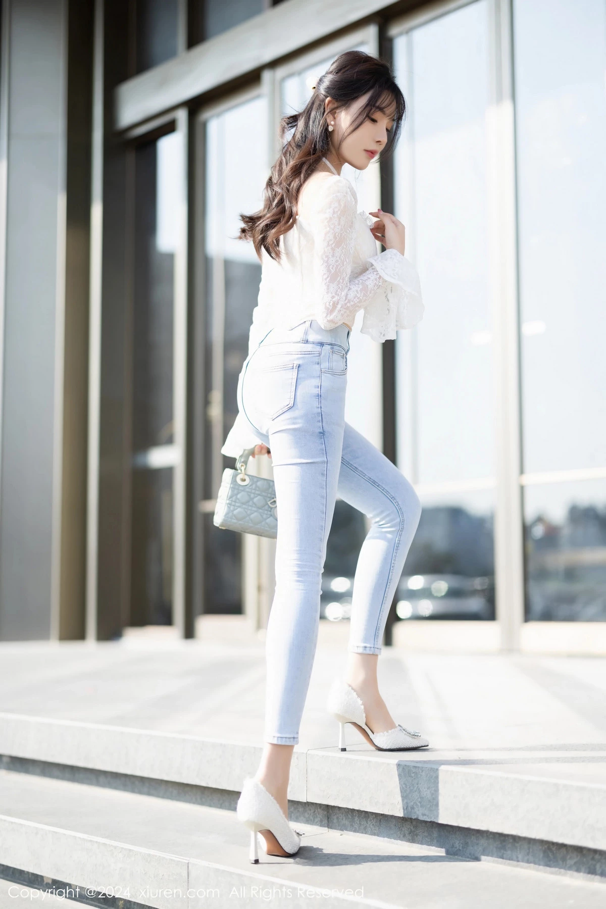 秀人集.com_[XiuRen秀人网]No.8147_女神徐莉芝Booty白色上衣配牛仔裤+黑色薄纱服秀曼妙身姿写真87P