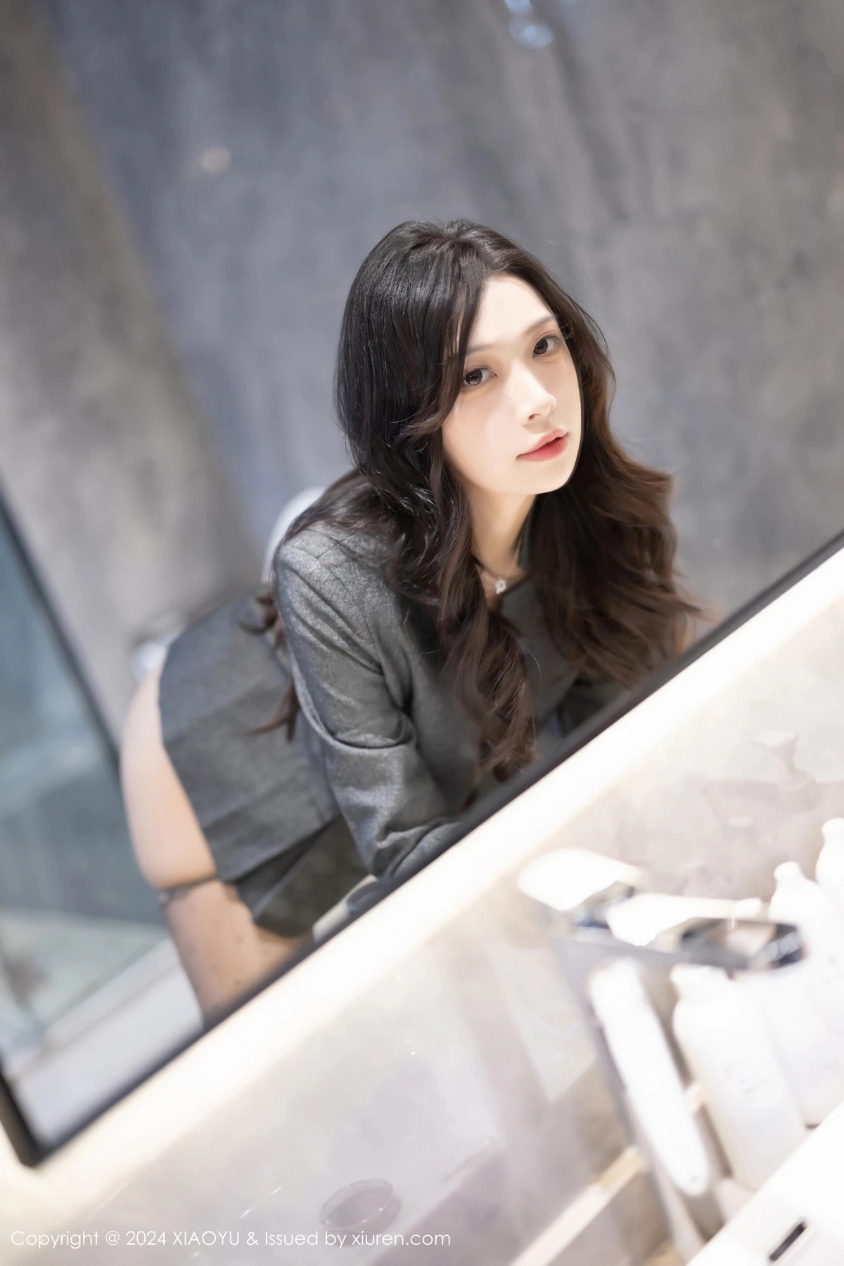 秀人集.com_[XiaoYu画语界]Vol.1209_模特郑颖姗Bev灰色OL制服露暖色内衣配原色丝袜秀美臀诱惑写真81P