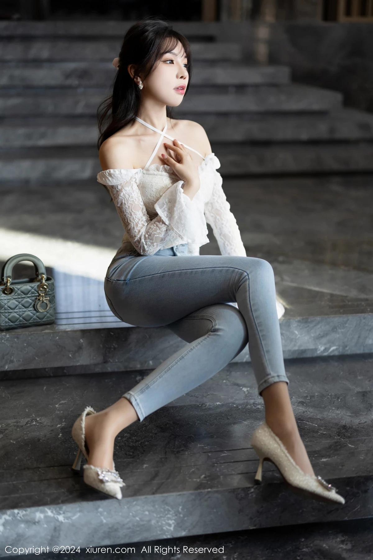 秀人集.com_[XiuRen秀人网]No.8147_女神徐莉芝Booty白色上衣配牛仔裤+黑色薄纱服秀曼妙身姿写真87P