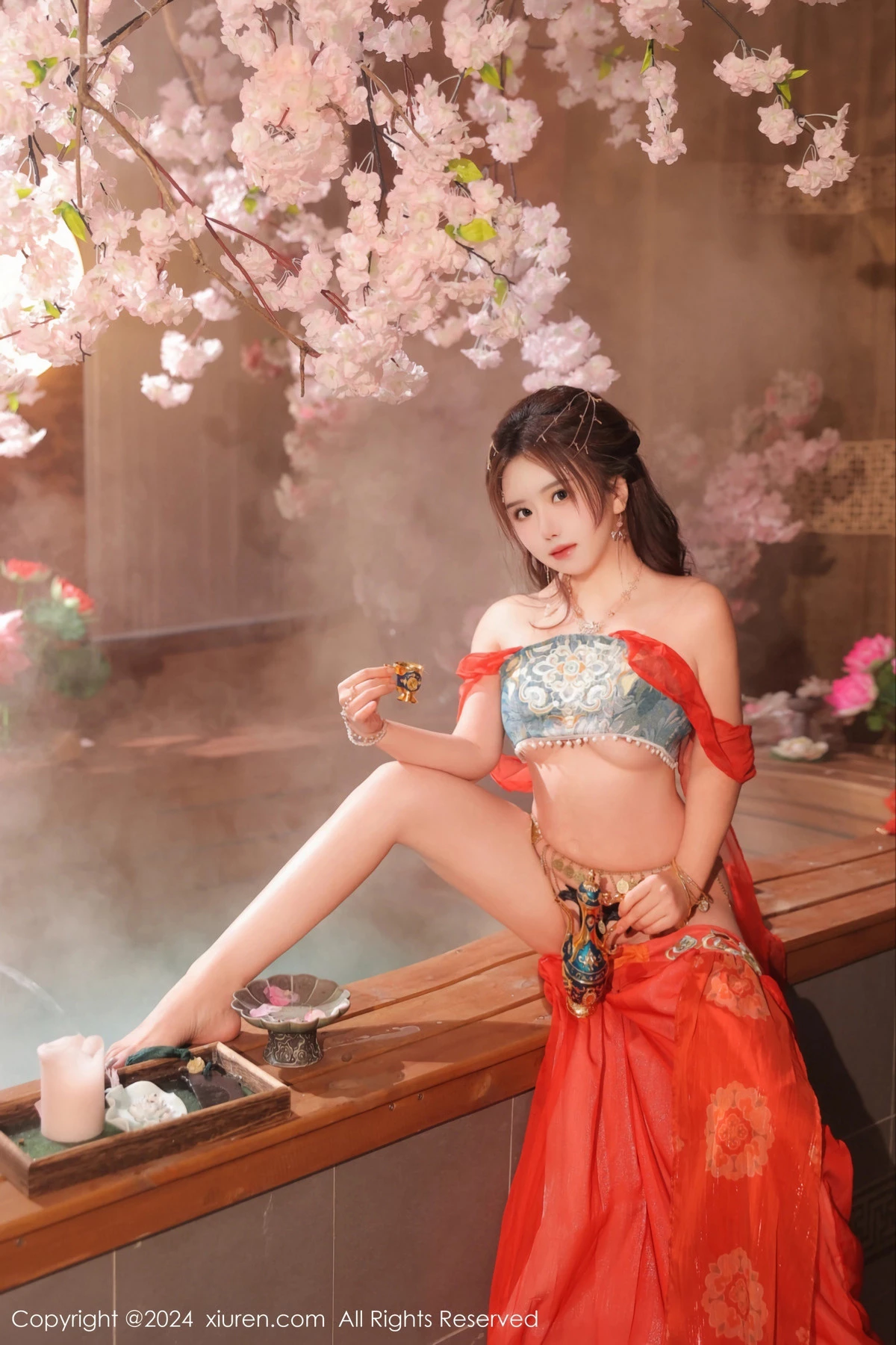 秀人集.com_[XiuRen秀人网]No.8146_模特小薯条nienie性感红色古装服饰配白丝袜秀完美身材诱惑写真82P