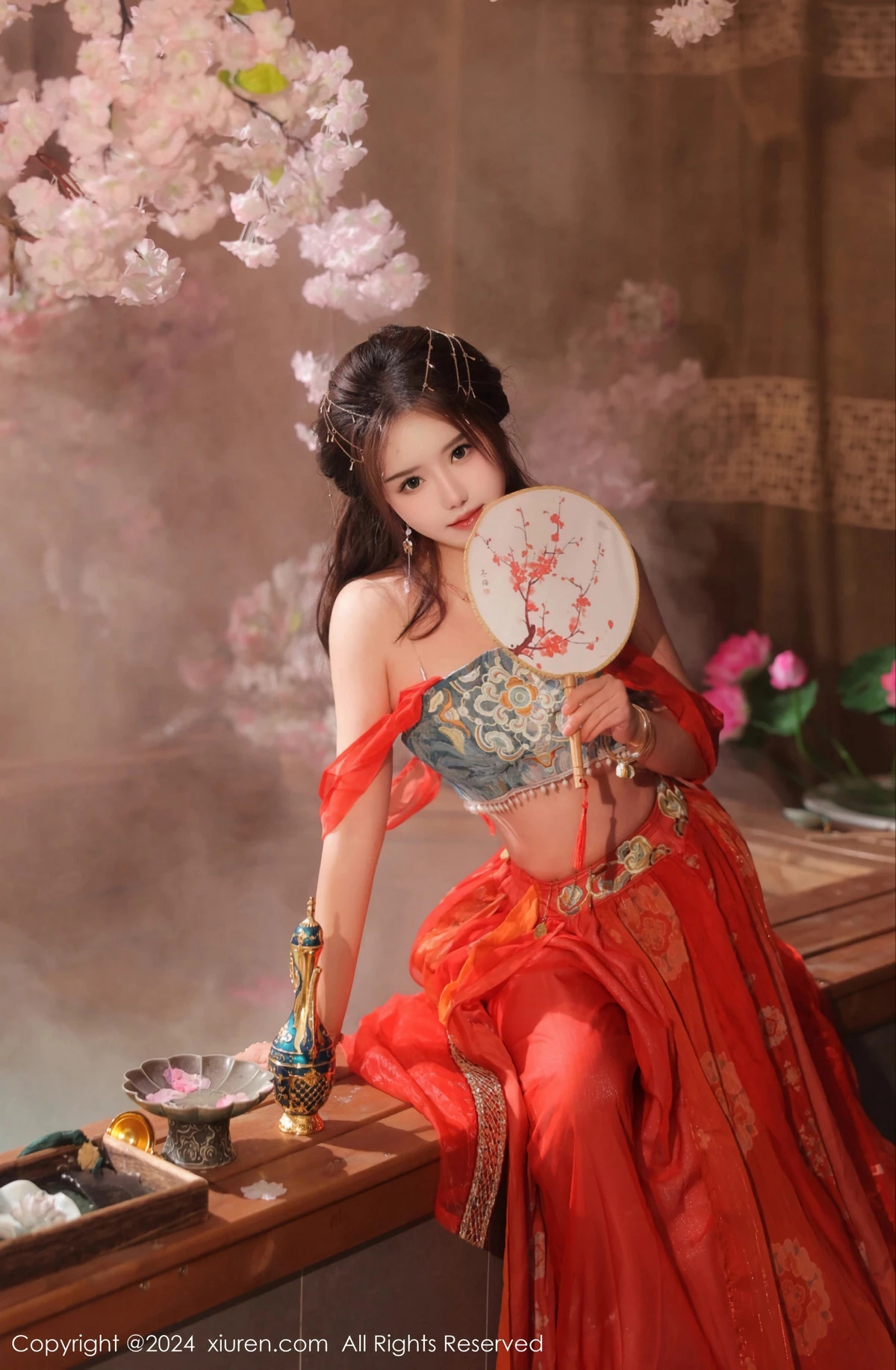 秀人集.com_[XiuRen秀人网]No.8146_模特小薯条nienie性感红色古装服饰配白丝袜秀完美身材诱惑写真82P