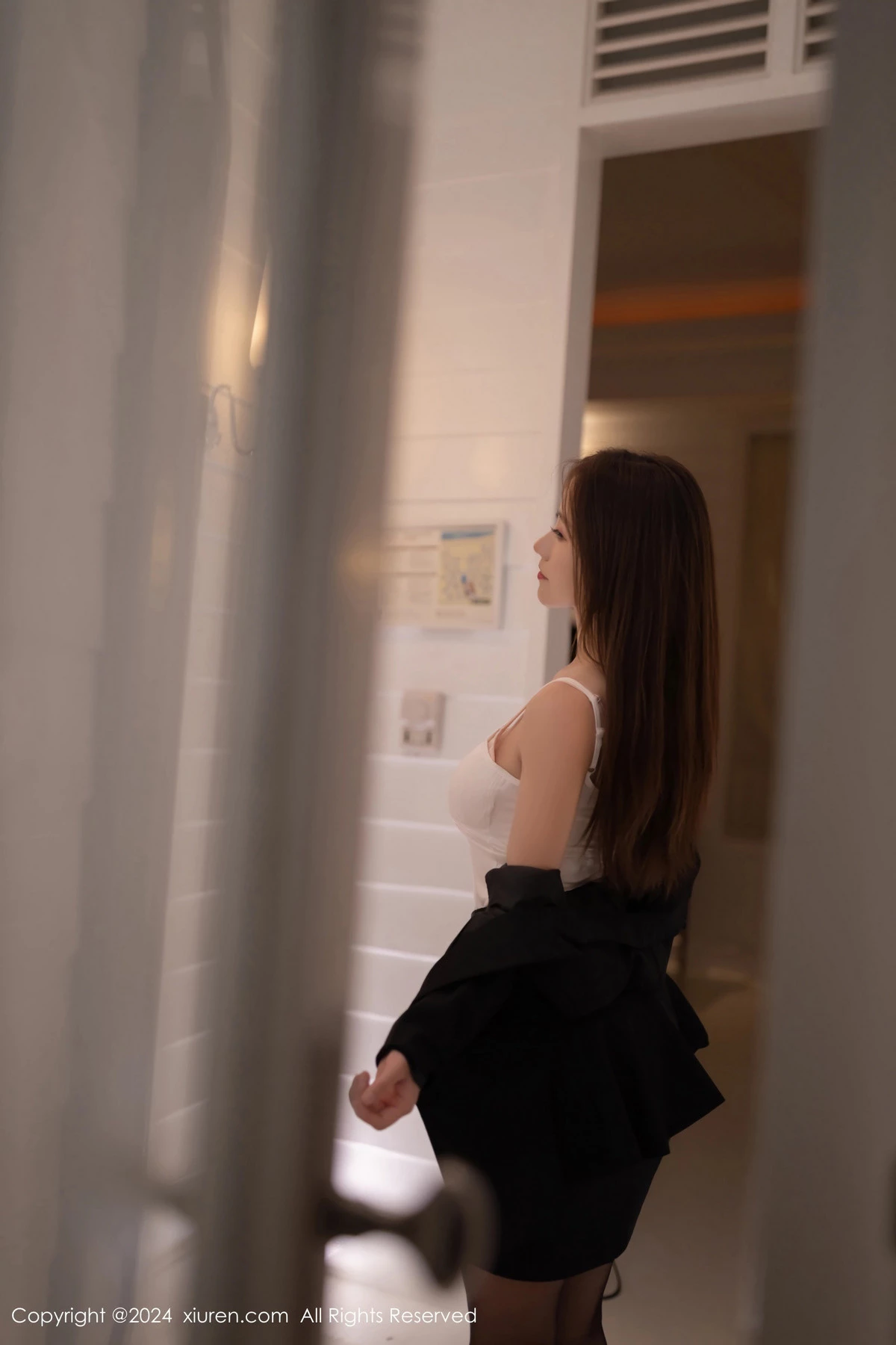 秀人集.com_[XiuRen秀人网]No.8151_模特杏子Yada情节拍摄白色轻透服配白丝袜秀曼妙身姿诱惑写真81P