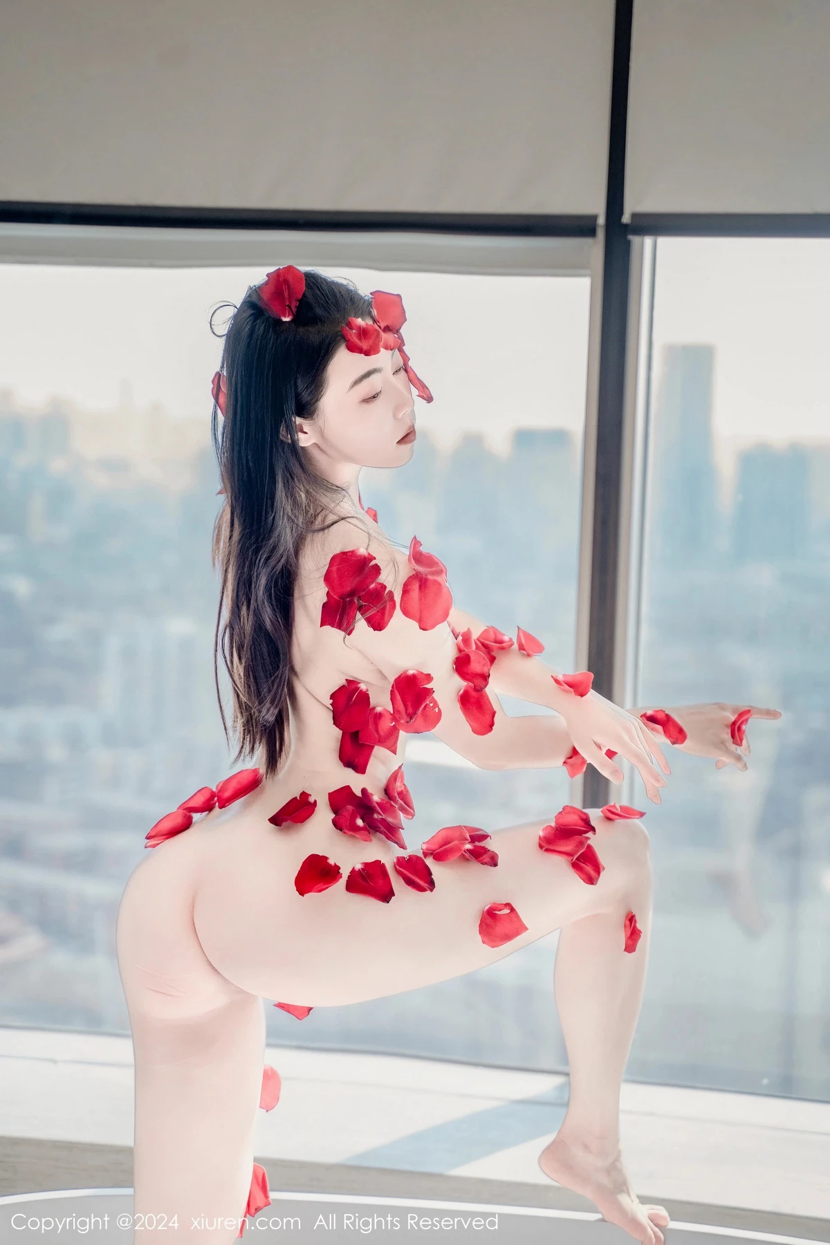 秀人集.com_[XiuRen秀人网]No.8175_新人模特瑜伽喵私房浴室玫瑰花瓣浴秀魔鬼曲线撩人诱惑写真63P