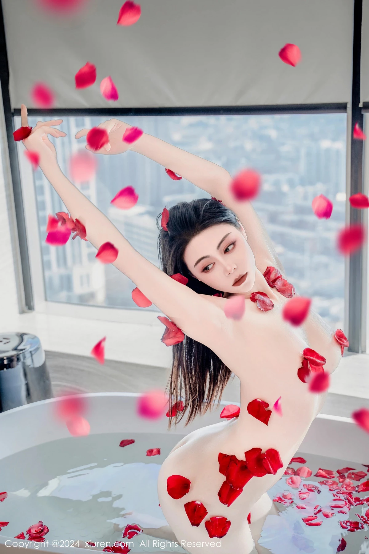 秀人集.com_[XiuRen秀人网]No.8175_新人模特瑜伽喵私房浴室玫瑰花瓣浴秀魔鬼曲线撩人诱惑写真63P