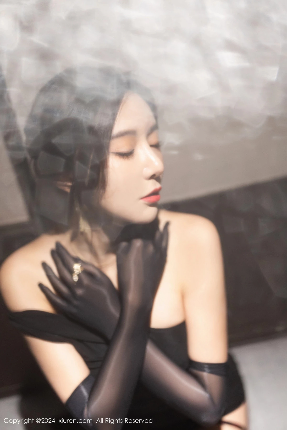 秀人集.com_[XiuRen秀人网]No.8194_女神王馨瑶yanni黑色连衣长裙+黑色轻透情趣服饰惹火诱惑写真82P