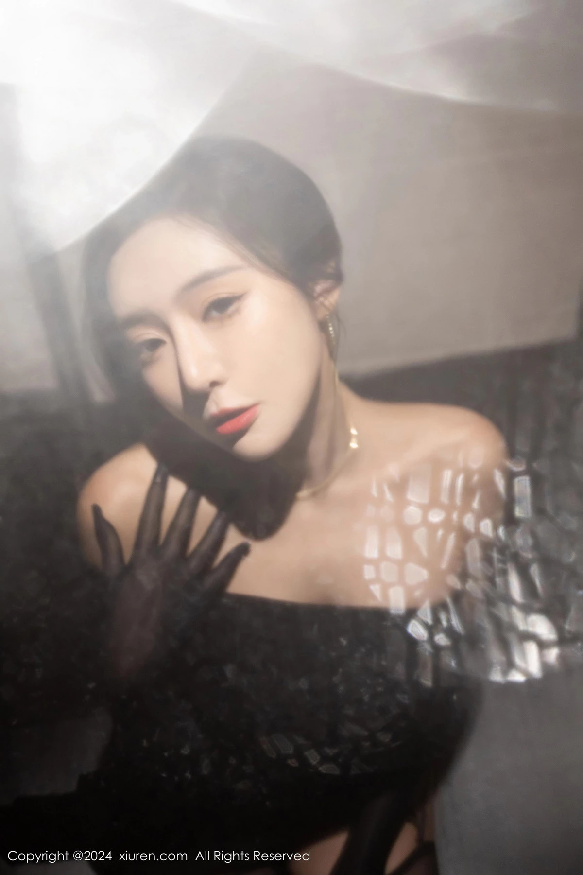 秀人集.com_[XiuRen秀人网]No.8194_女神王馨瑶yanni黑色连衣长裙+黑色轻透情趣服饰惹火诱惑写真82P