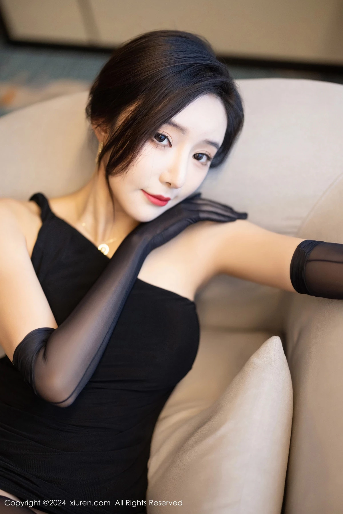 秀人集.com_[XiuRen秀人网]No.8194_女神王馨瑶yanni黑色连衣长裙+黑色轻透情趣服饰惹火诱惑写真82P