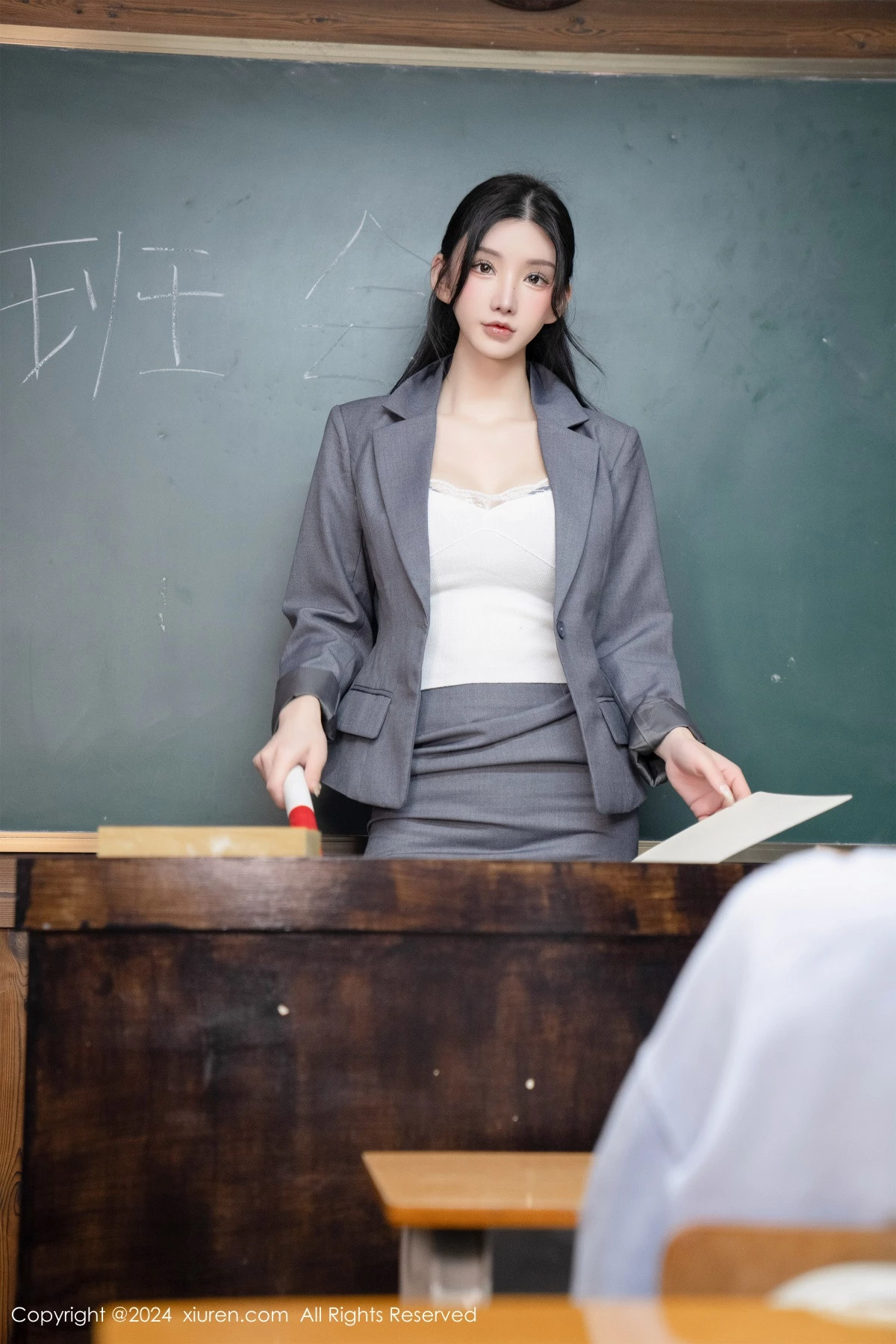 秀人集.com_[XiuRen秀人网]No.8204_女神周于希Sally剧照主题性感灰色制服露超薄黑丝极致魅惑写真93P