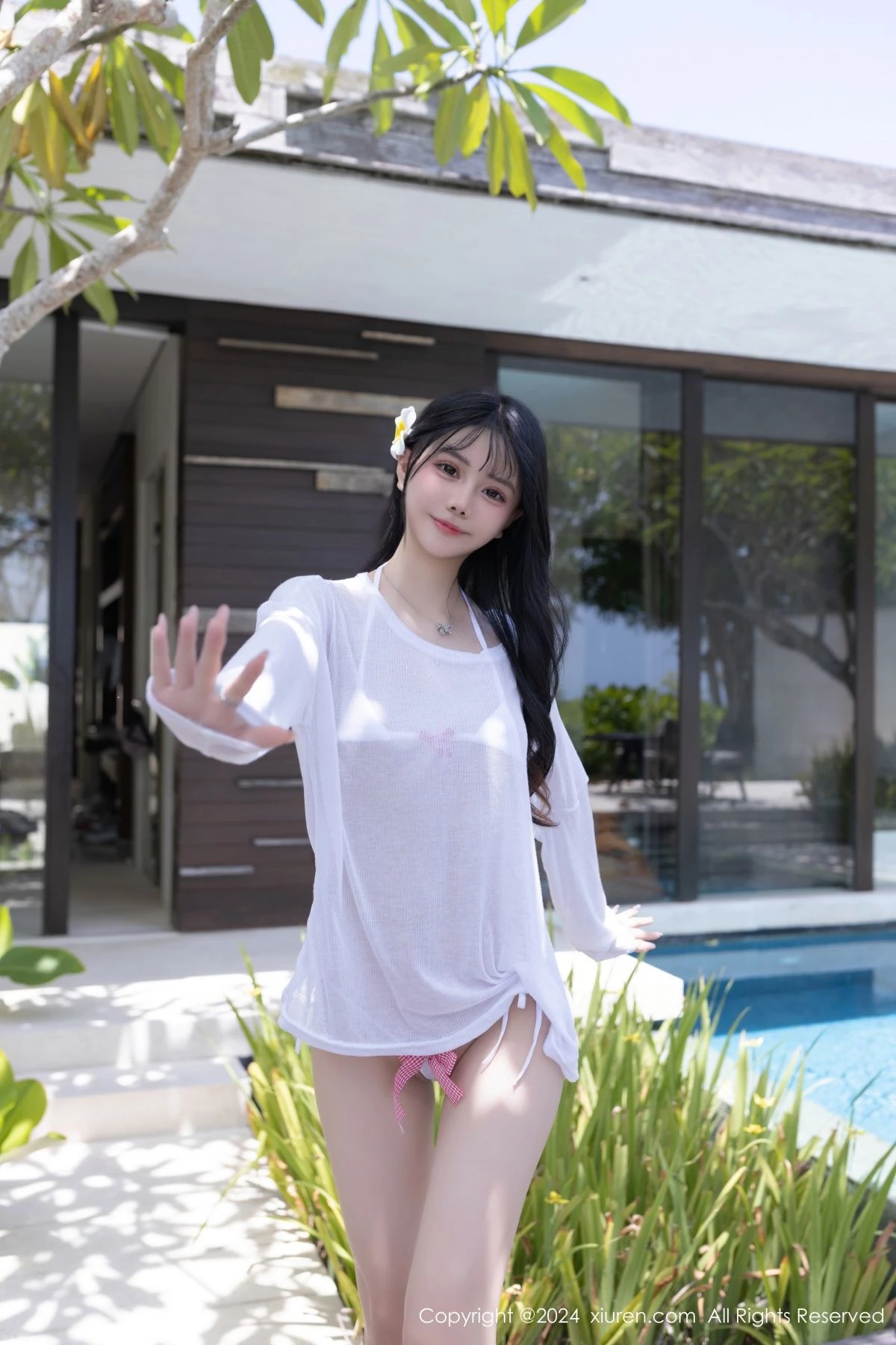 秀人集.com_[XiuRen秀人网]No.8203_模特幼幼户外脱性感白T露白色三点式泳衣秀完美身材极致诱惑写真80P