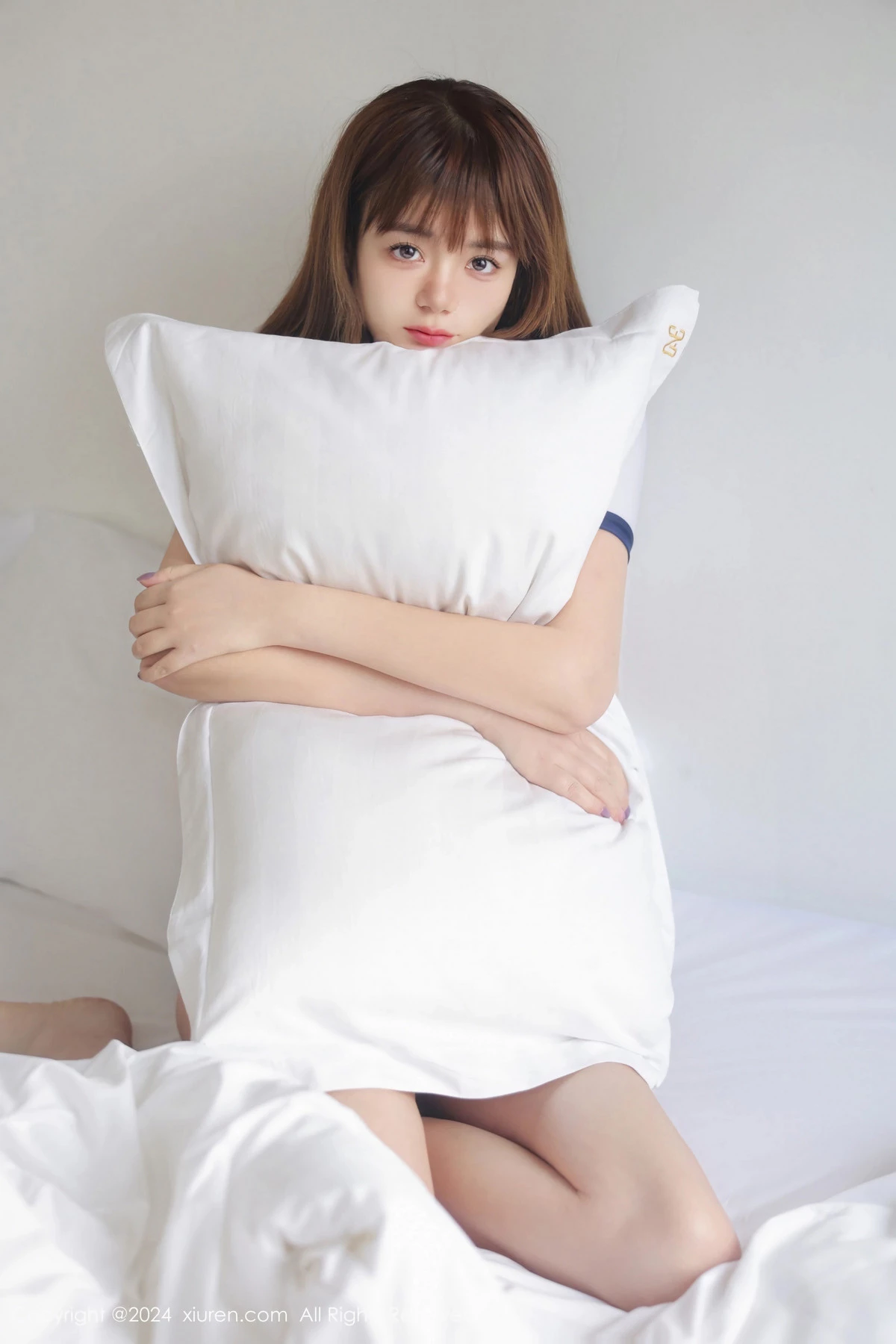 秀人集.com_[XiuRen秀人网]No.8226_新人模特陈柒柒私房性感白色上衣配短裤真空秀惹火身材诱惑写真70P