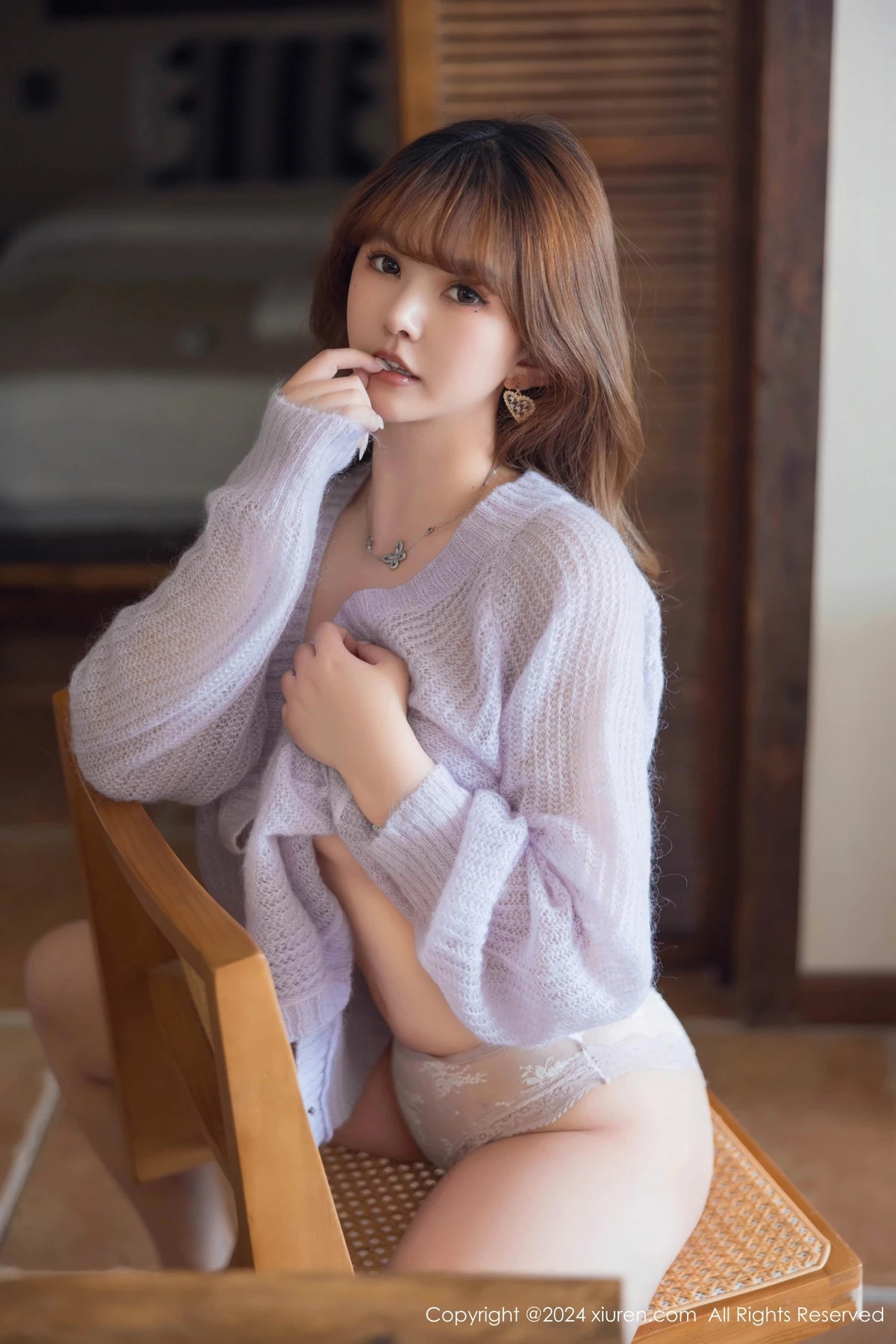 秀人集.com_[XiuRen秀人网]No.8228_模特张思允Nice性感灰色轻透上衣配无内肉丝秀惹火身材诱惑写真85P