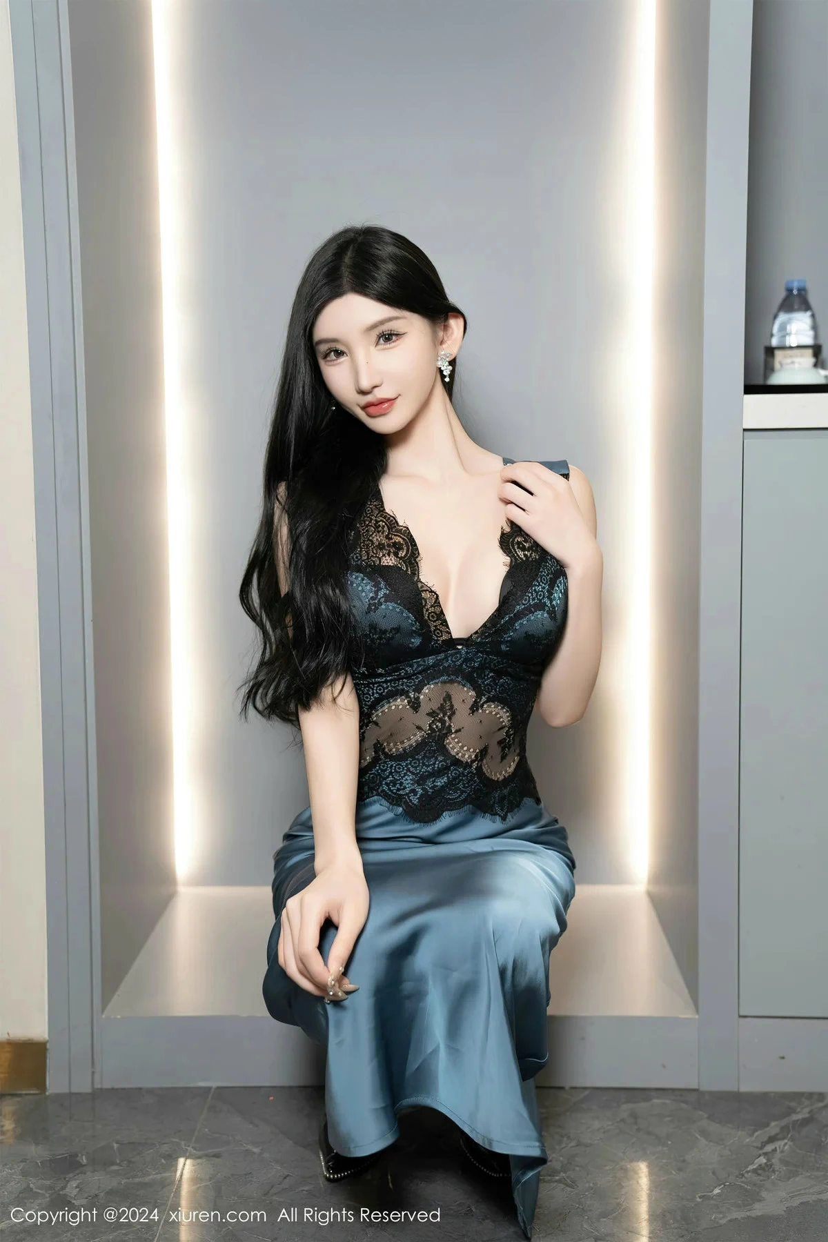 秀人集.com_[XiuRen秀人网]No.8242_女神周于希Sally性感蕾丝长裙+黑色薄纱连体衣秀完美身材诱惑写真115P