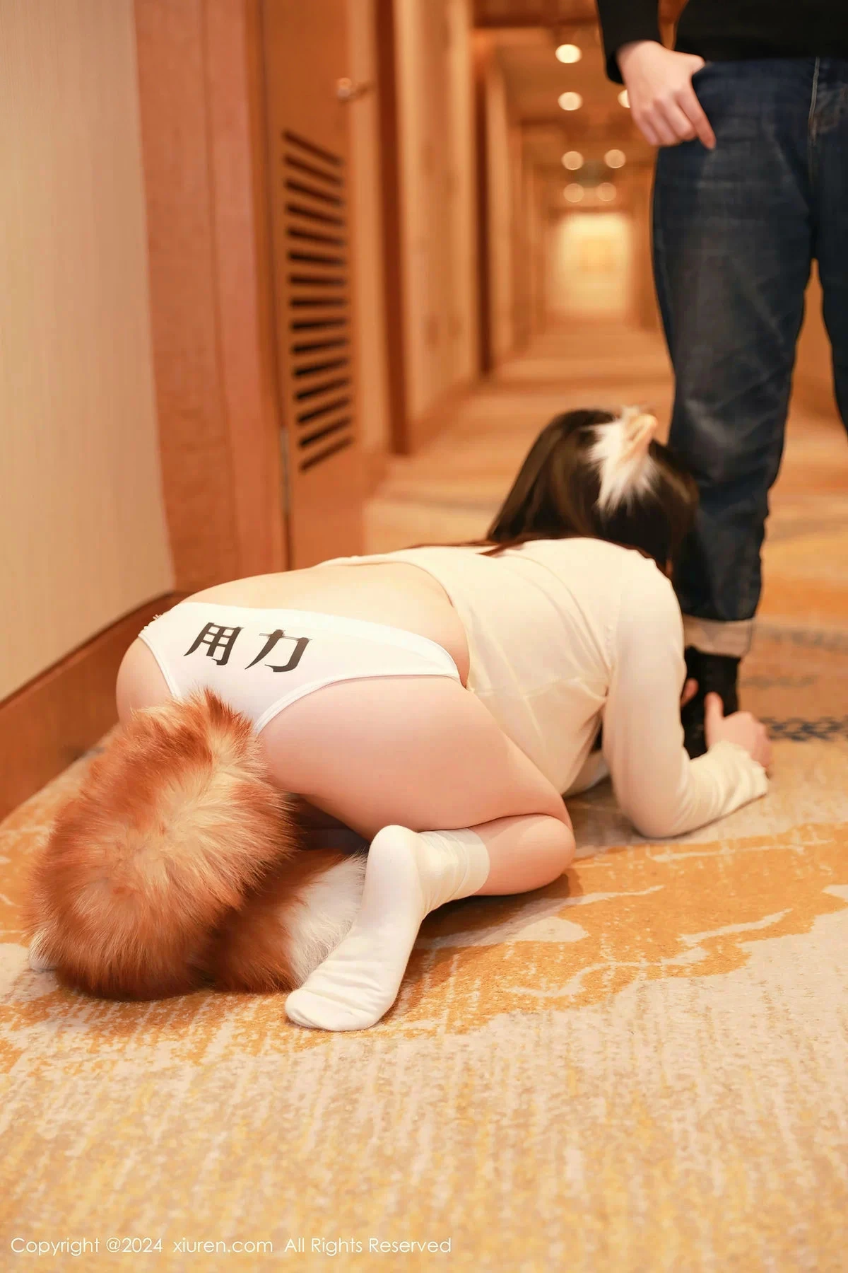 秀人集.com_[XiuRen秀人网]No.8243_模特豆瓣酱澳门旅拍性感狐狸装扮淡黄色服饰秀惹火身材诱惑写真88P