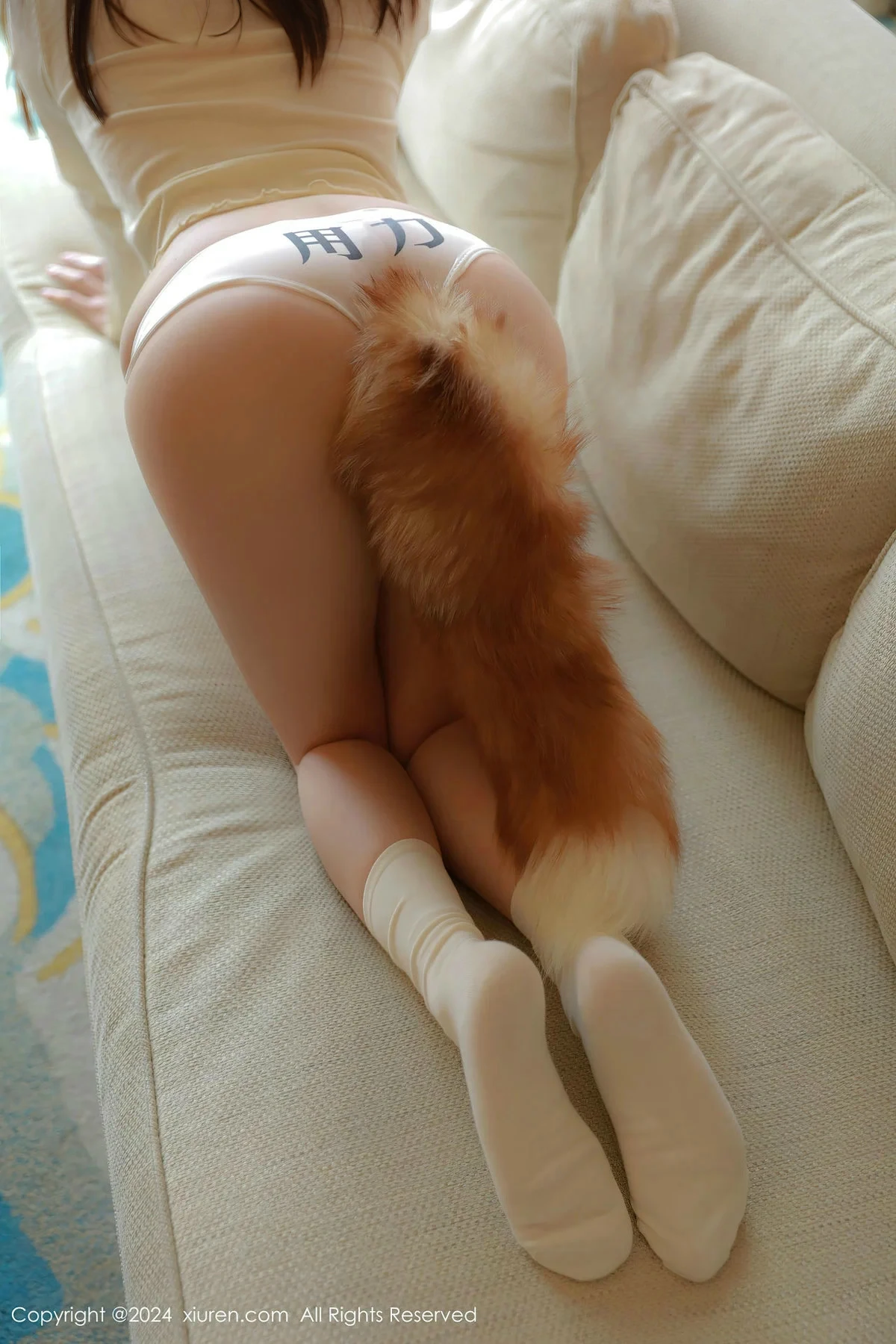 秀人集.com_[XiuRen秀人网]No.8243_模特豆瓣酱澳门旅拍性感狐狸装扮淡黄色服饰秀惹火身材诱惑写真88P