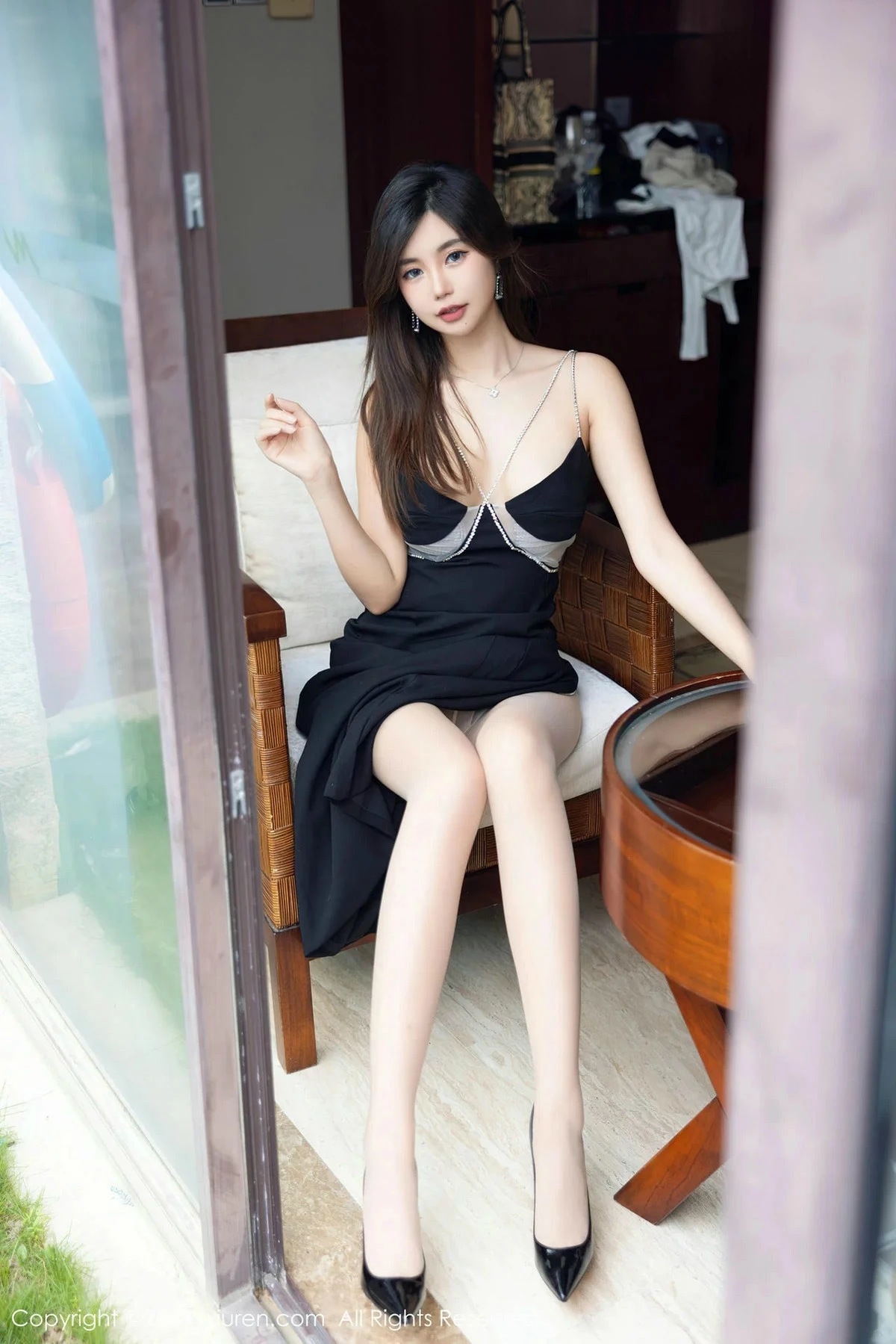 秀人集.com_[XiuRen秀人网]No.8235_女神绮里嘉ula性感黑色吊带裙配超薄肉丝秀曼妙身姿惹火诱惑写真95P