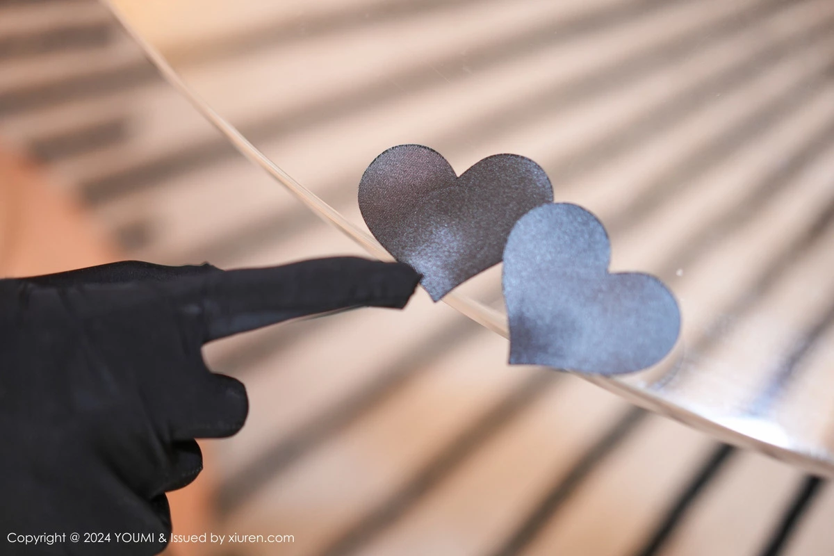 秀人集.com_[YouMi尤蜜荟]Vol.1040_女神王雨纯脱牛仔裤露黑色网纱轻透连体衣秀惹火身材诱惑写真83P