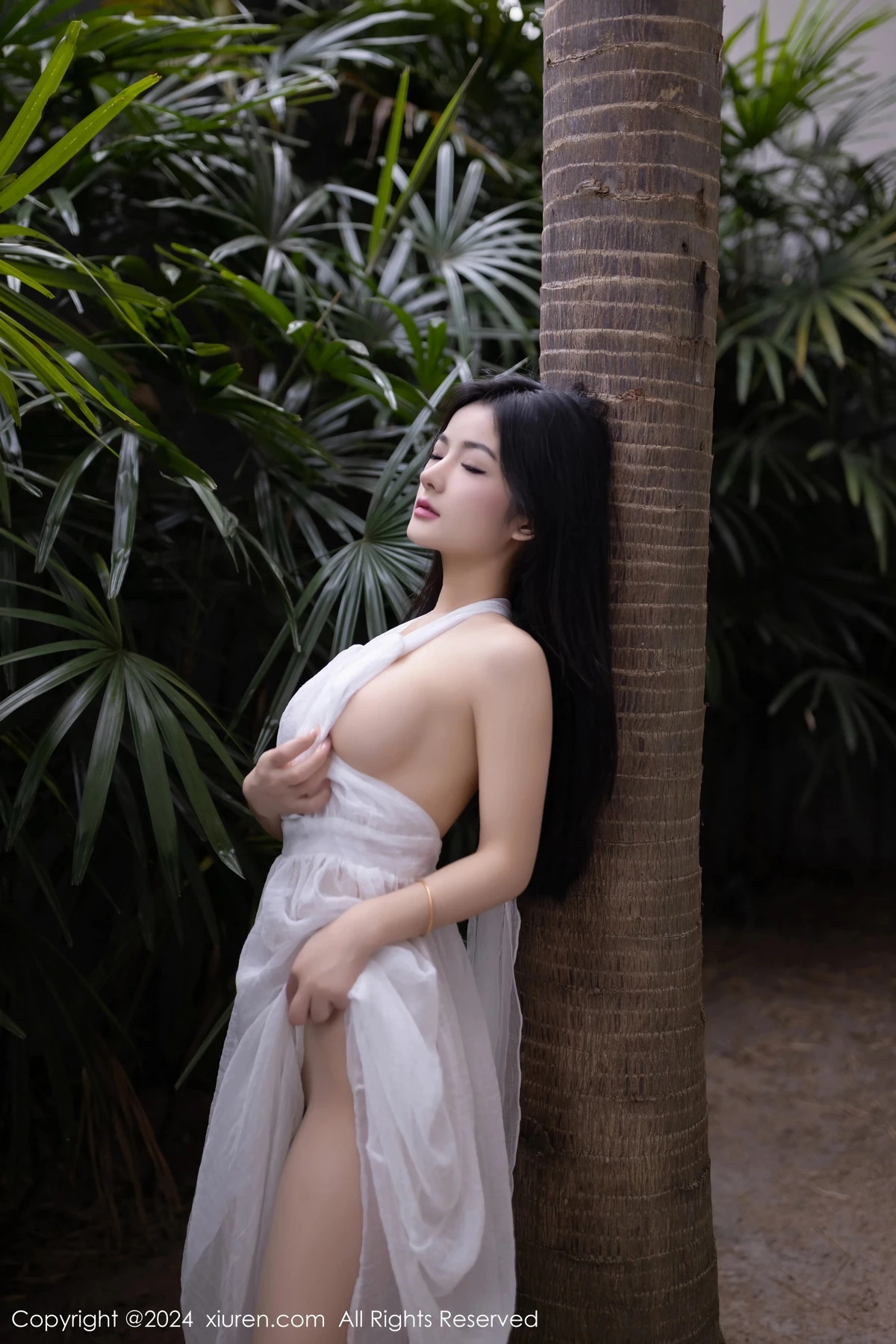 秀人集.com_[XiuRen秀人网]No.8117_模特谭小灵性感白色连衣长裙配超薄无内肉丝秀惹火身材诱惑写真79P