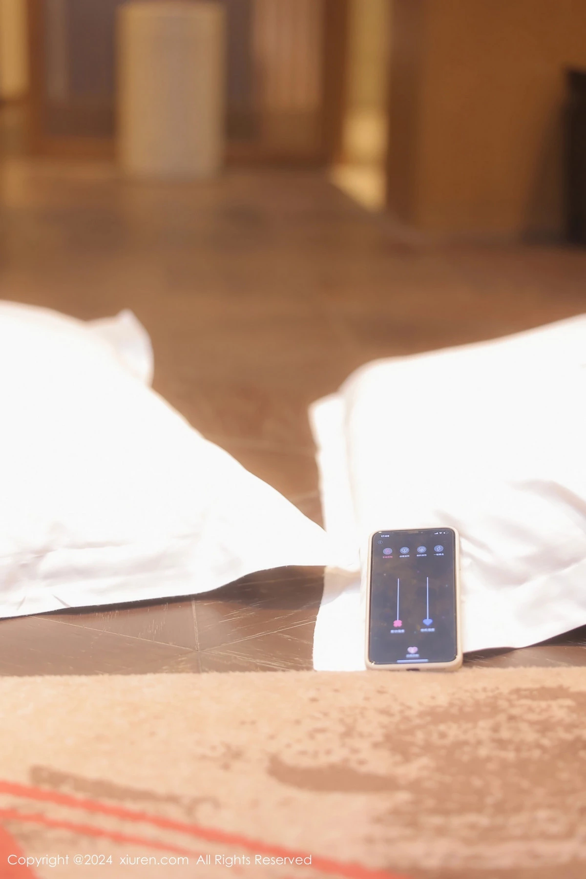 秀人集.com_[XiuRen秀人网]No.8119_模特小泡芙winna性感白色连衣裙配油亮肉丝秀丰腴身材诱惑写真80P