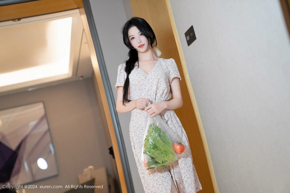 秀人集.com_[XiuRen秀人网]No.8130_模特利世家政服务主题性感浅色连衣短裙露浅色内衣迷人诱惑写真90P