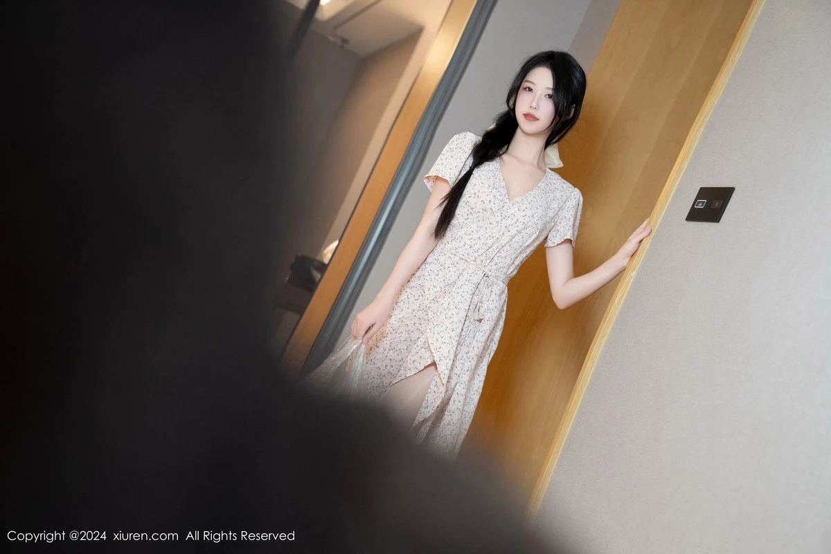 秀人集.com_[XiuRen秀人网]No.8130_模特利世家政服务主题性感浅色连衣短裙露浅色内衣迷人诱惑写真90P