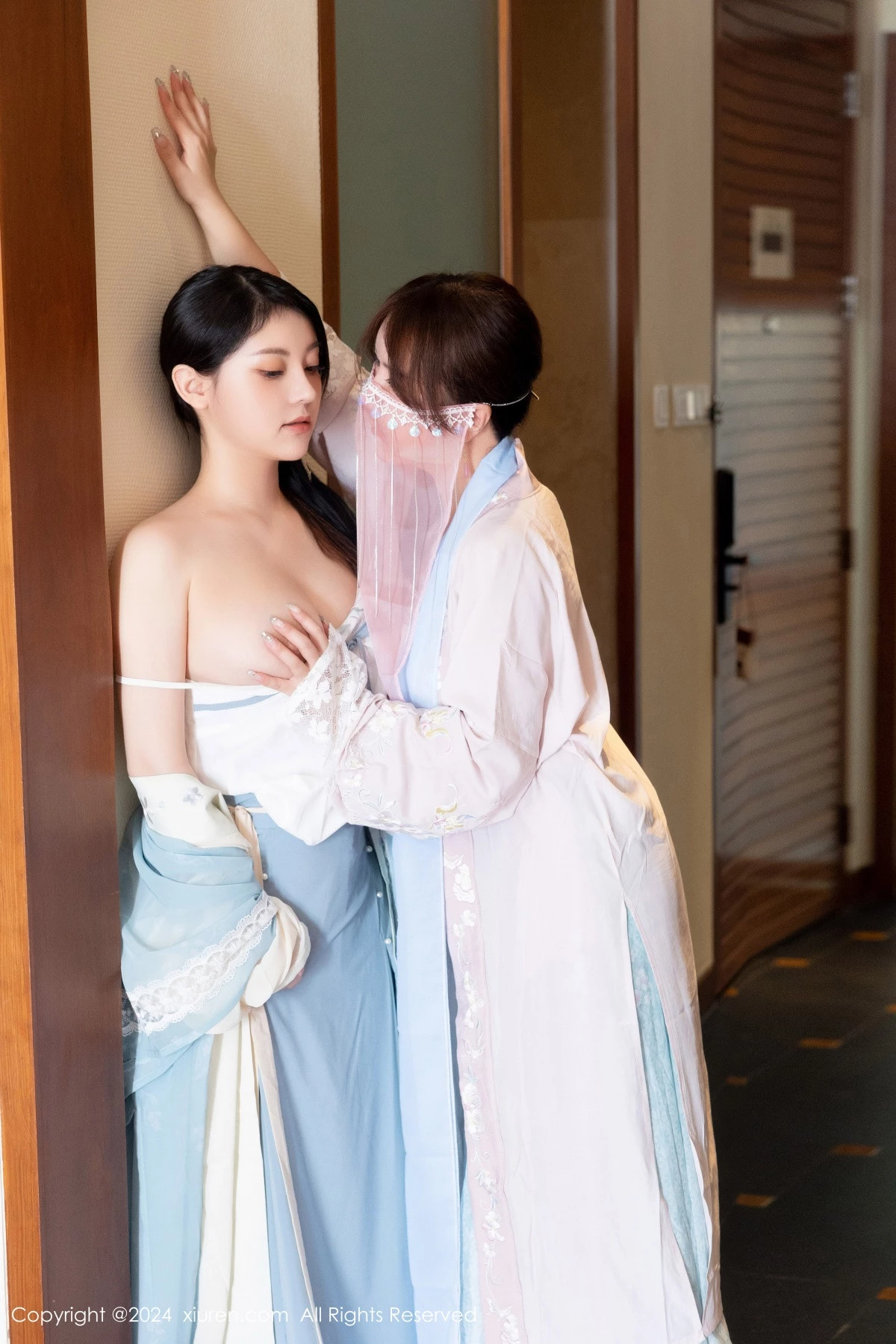 秀人集.com_[XiuRen秀人网]No.8137_模特合集女神豆瓣酱性感姐妹花私房情趣古典服饰完美诱惑写真84P