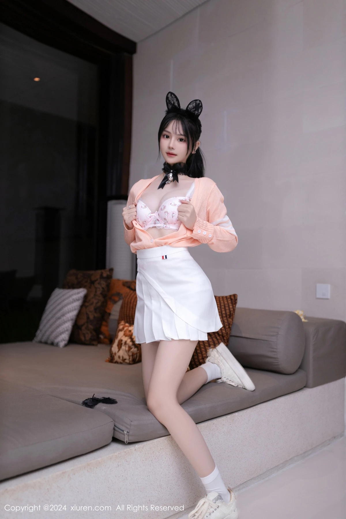 秀人集.com_[XiuRen秀人网]No.8138_模特幼幼粉色上衣配白短裙露性感浅花色内衣秀曼妙身姿诱惑写真80P