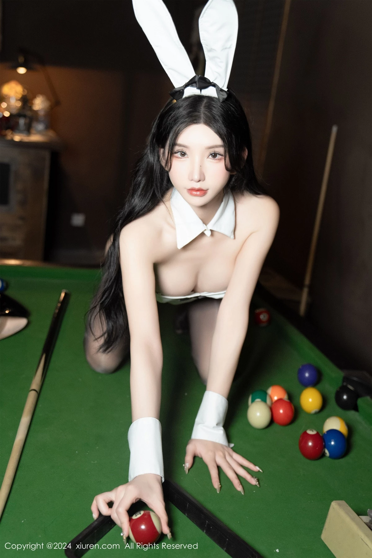 秀人集.com_[XiuRen秀人网]No.8318_女神周于希Sally白色皮质高叉连体衣配开档黑丝秀美腿诱惑写真107P