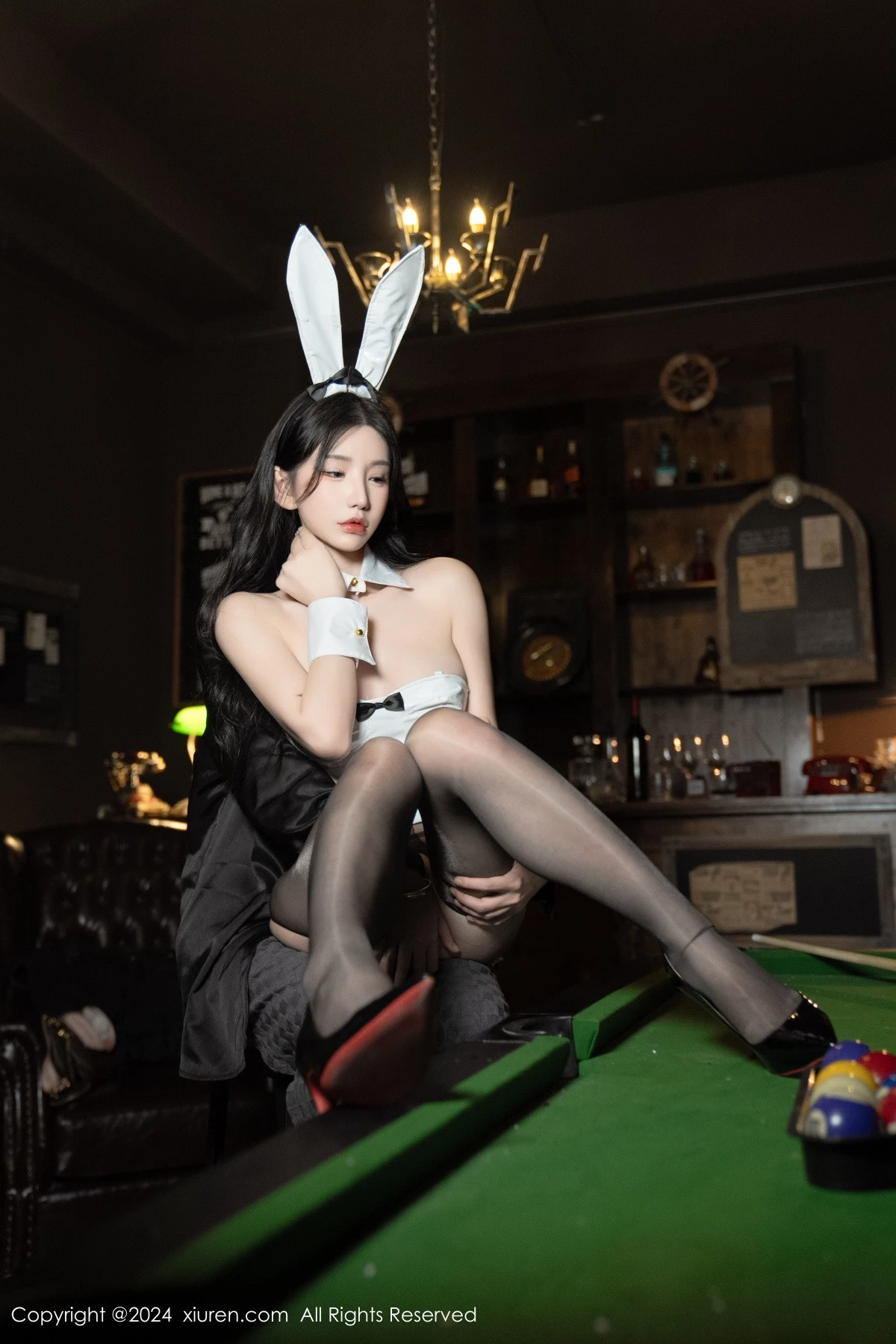 秀人集.com_[XiuRen秀人网]No.8318_女神周于希Sally白色皮质高叉连体衣配开档黑丝秀美腿诱惑写真107P