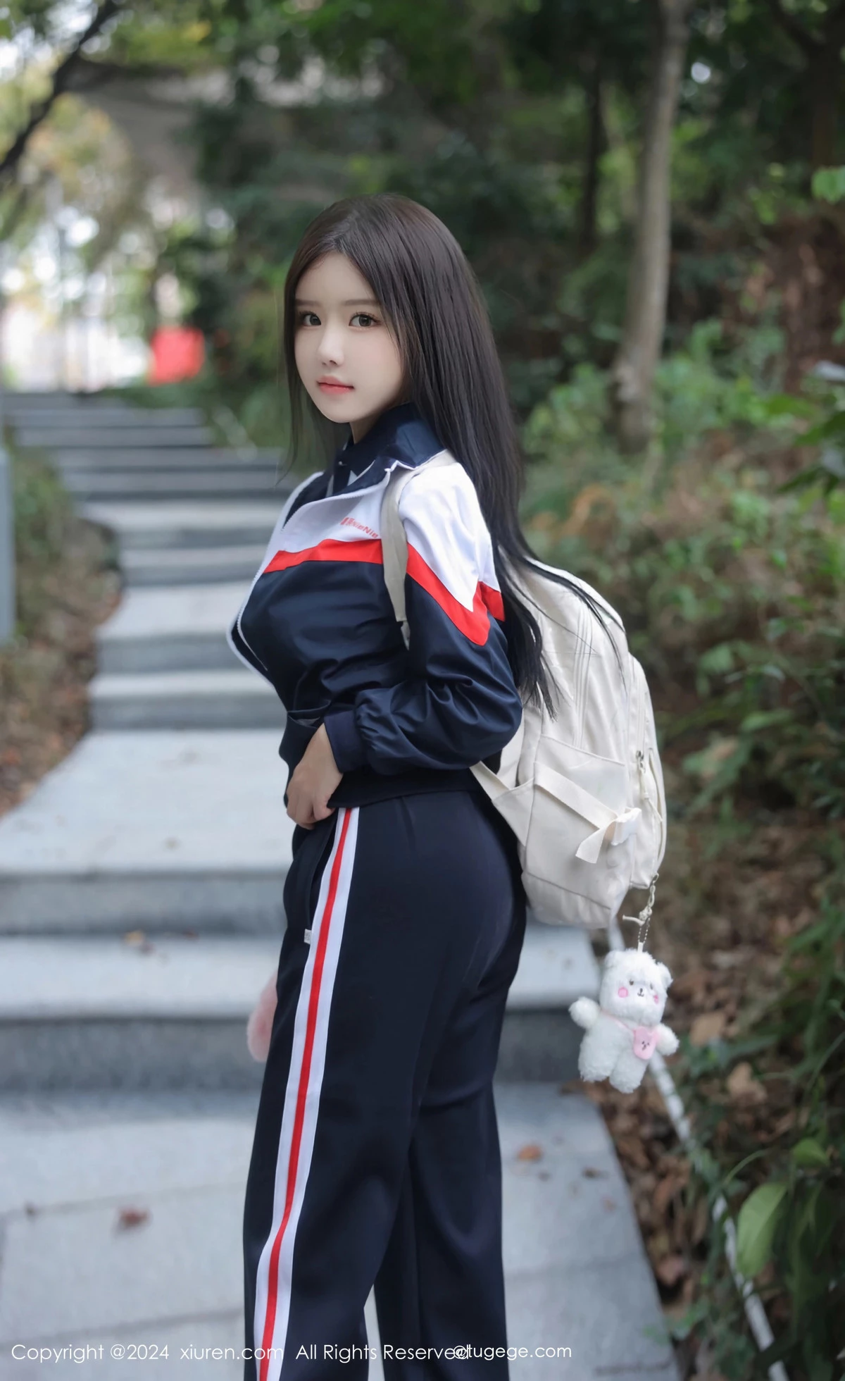 秀人集.com_[XiuRen秀人网]No.8335_模特小薯条nienie户外性感学生运动装露超薄肉丝撩人诱惑写真88P