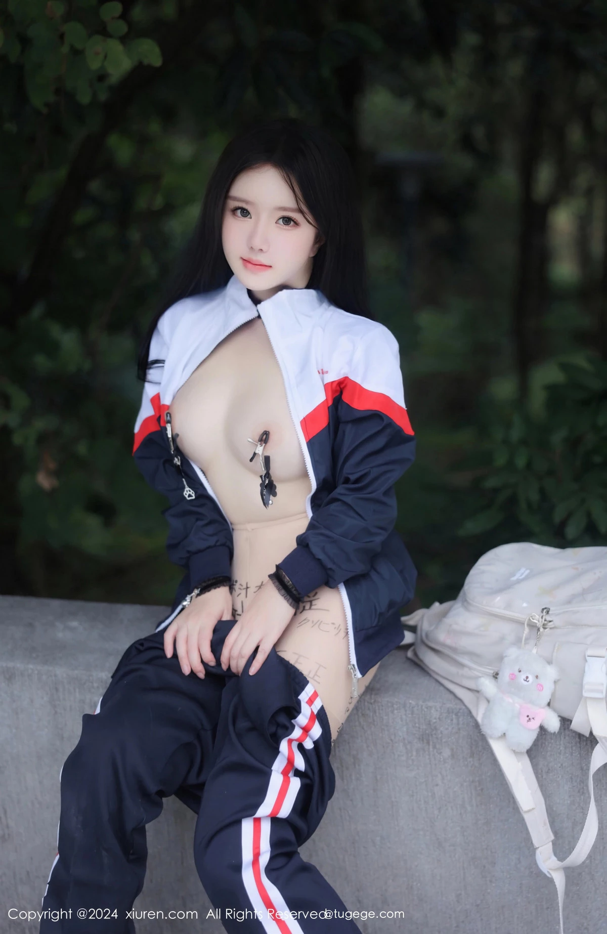 秀人集.com_[XiuRen秀人网]No.8335_模特小薯条nienie户外性感学生运动装露超薄肉丝撩人诱惑写真88P