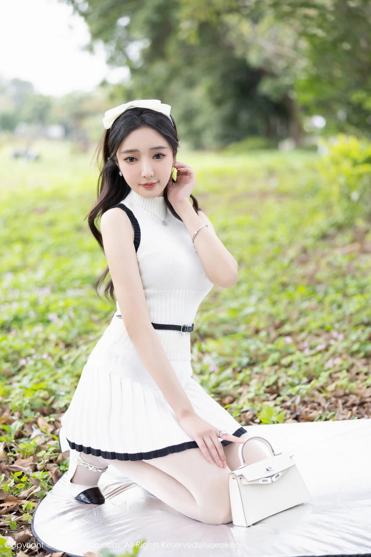 秀人集.com_[XiuRen秀人网]No.8334_女神王馨瑶yanni白色连衣短裙露粉色内衣配白丝袜完美诱惑写真80P