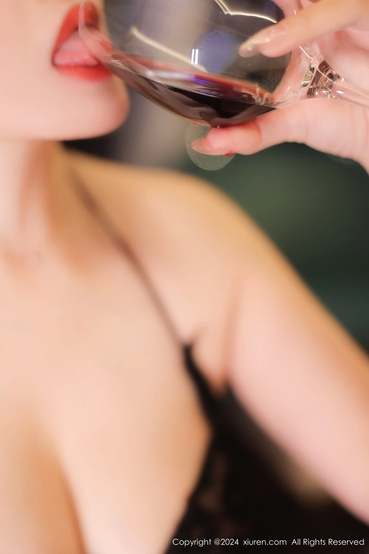 秀人集.com_[XiuRen秀人网]No.8355_模特李若汐场景拍摄性感黑色轻透情趣服饰秀惹火身段诱惑写真77P