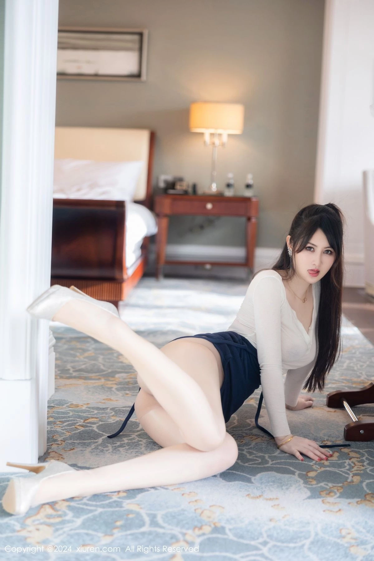 秀人集.com_[XiuRen秀人网]No.8361_模特诗诗kiki白色轻透上衣配短裙露超薄肉丝秀惹火身段诱惑写真79P