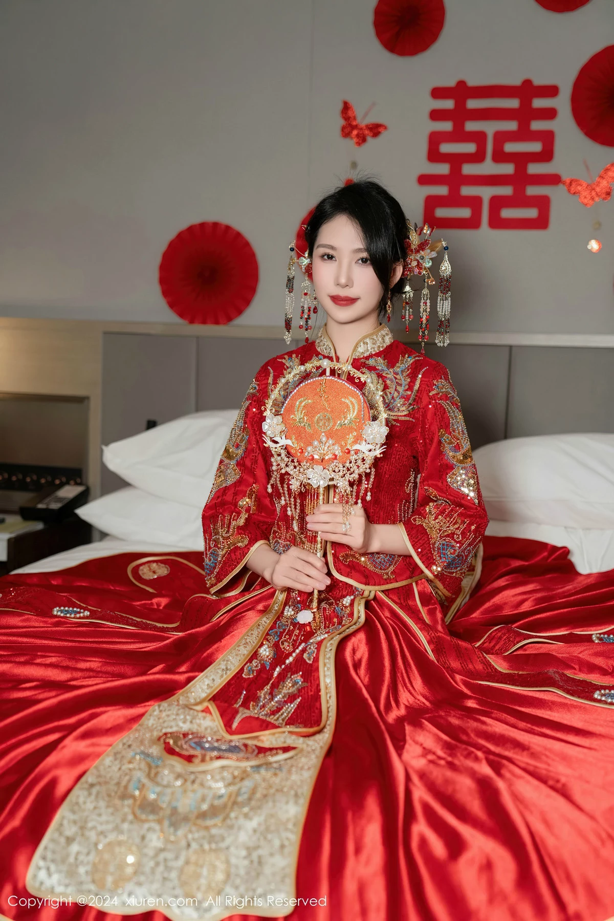 秀人集.com_[XiuRen秀人网]No.8376_模特利世性感红色新娘妆露红色内衣配超薄闪亮肉丝完美诱惑写真95P