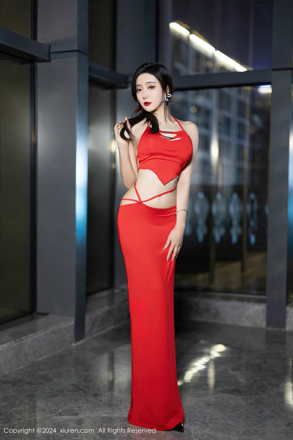 秀人集.com_[XiuRen秀人网]No.8378_女神王馨瑶yanni红色连衣裙+杏色轻透连衣裙秀完美身材诱惑写真80P