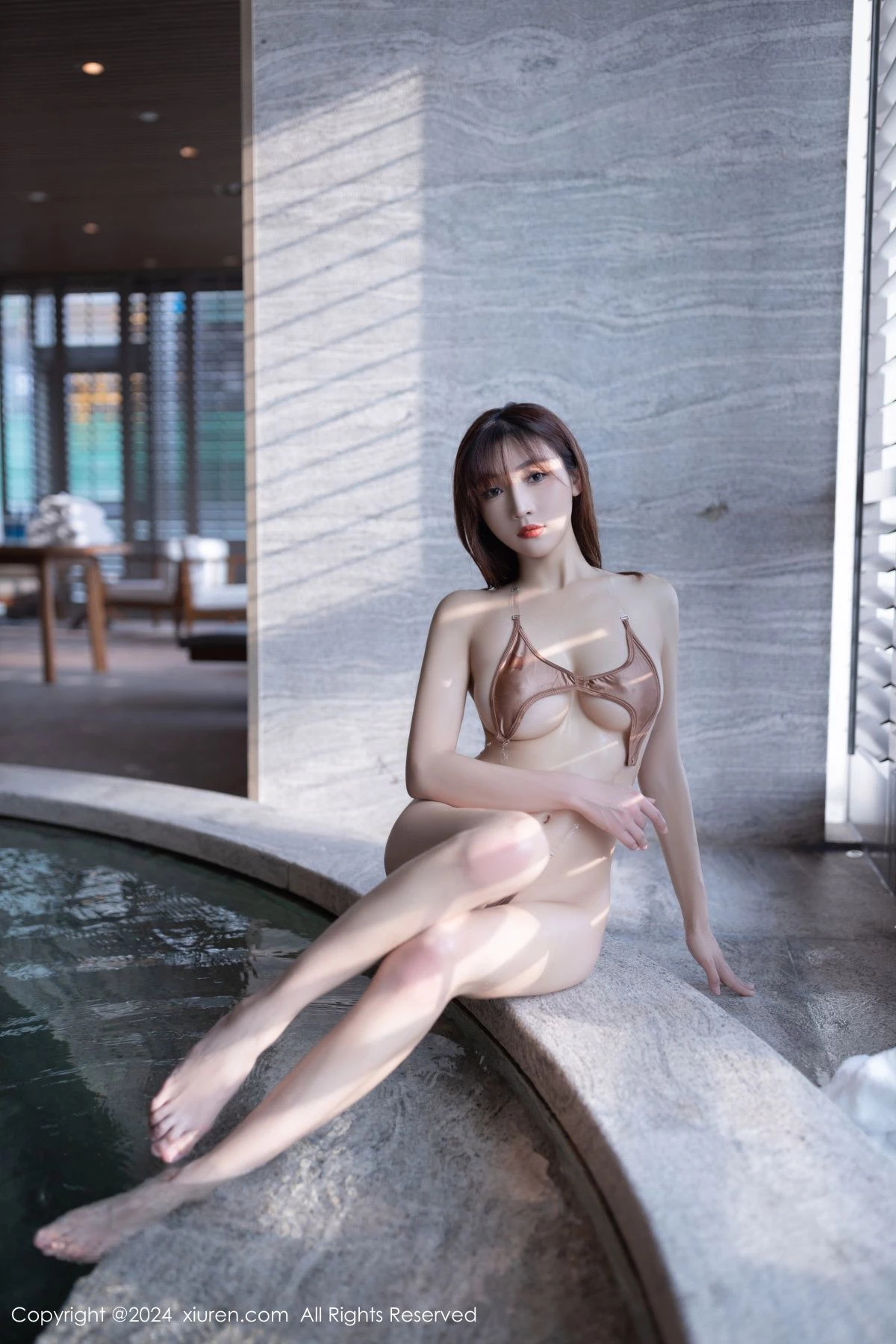 秀人集.com_[XiuRen秀人网]No.8379_模特陆萱萱白色上衣配超短牛仔裤露性感连体泳衣惹火诱惑写真80P