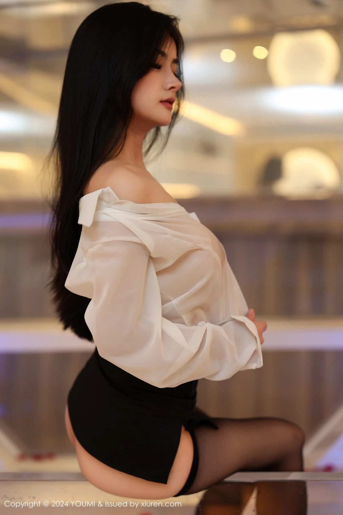 秀人集.com_[YouMi尤蜜荟]Vol.1050_模特谭小灵性感薄透白T配黑短裙露超薄黑丝秀翘臀美腿诱惑写真90P