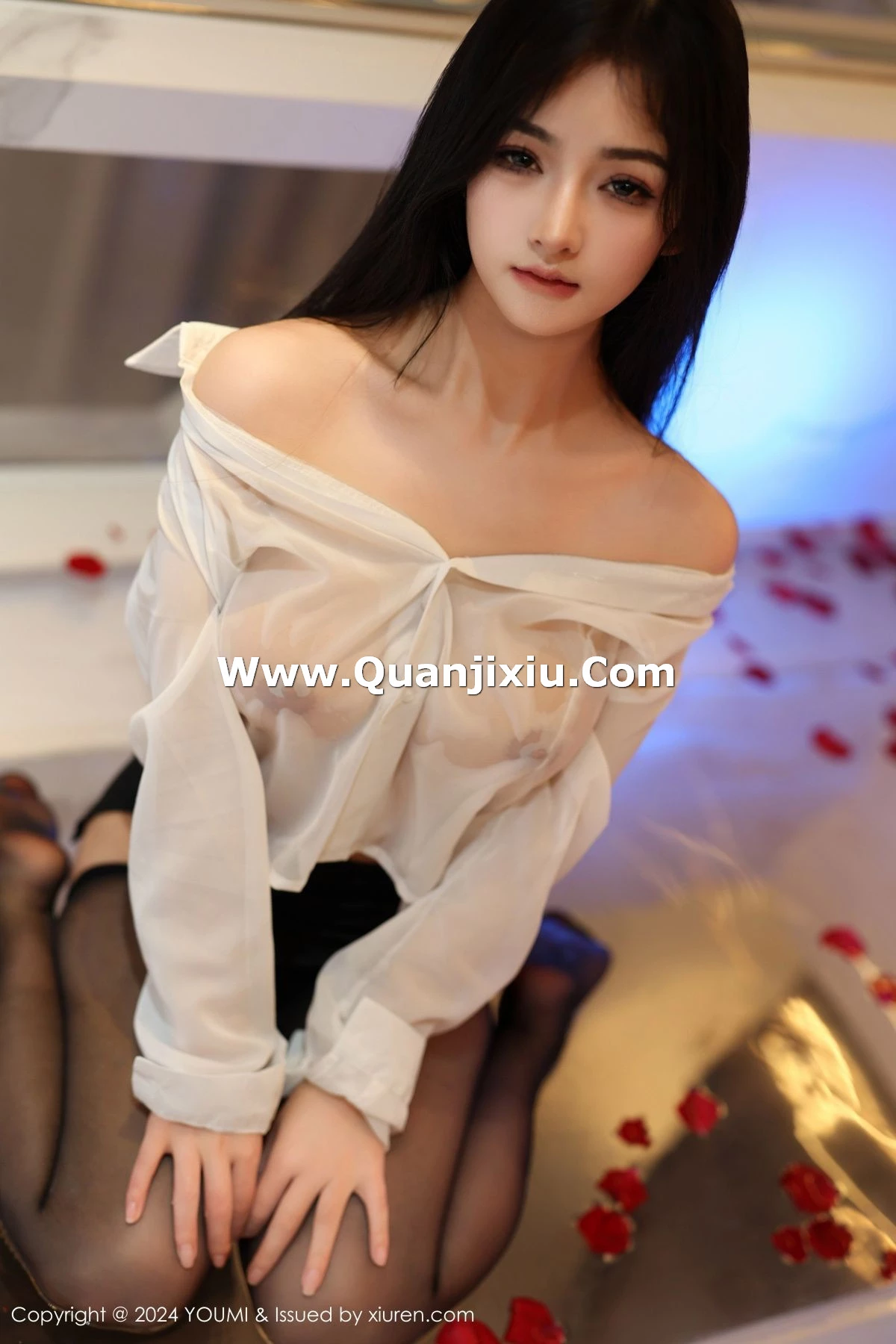 秀人集.com_[YouMi尤蜜荟]Vol.1050_模特谭小灵性感薄透白T配黑短裙露超薄黑丝秀翘臀美腿诱惑写真90P