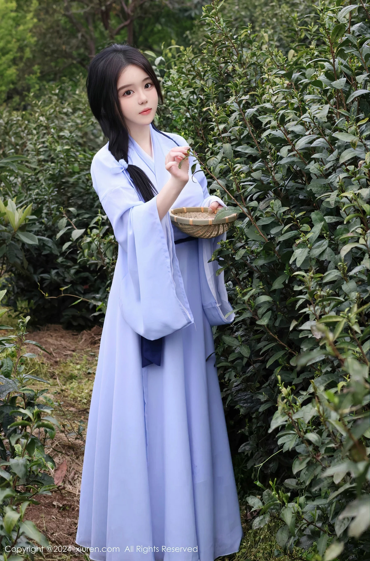 秀人集.com_[XiuRen秀人网]No.8386_模特小薯条nienie户外剧情性感蓝色连衣裙半脱秀惹火身材诱惑写真85P