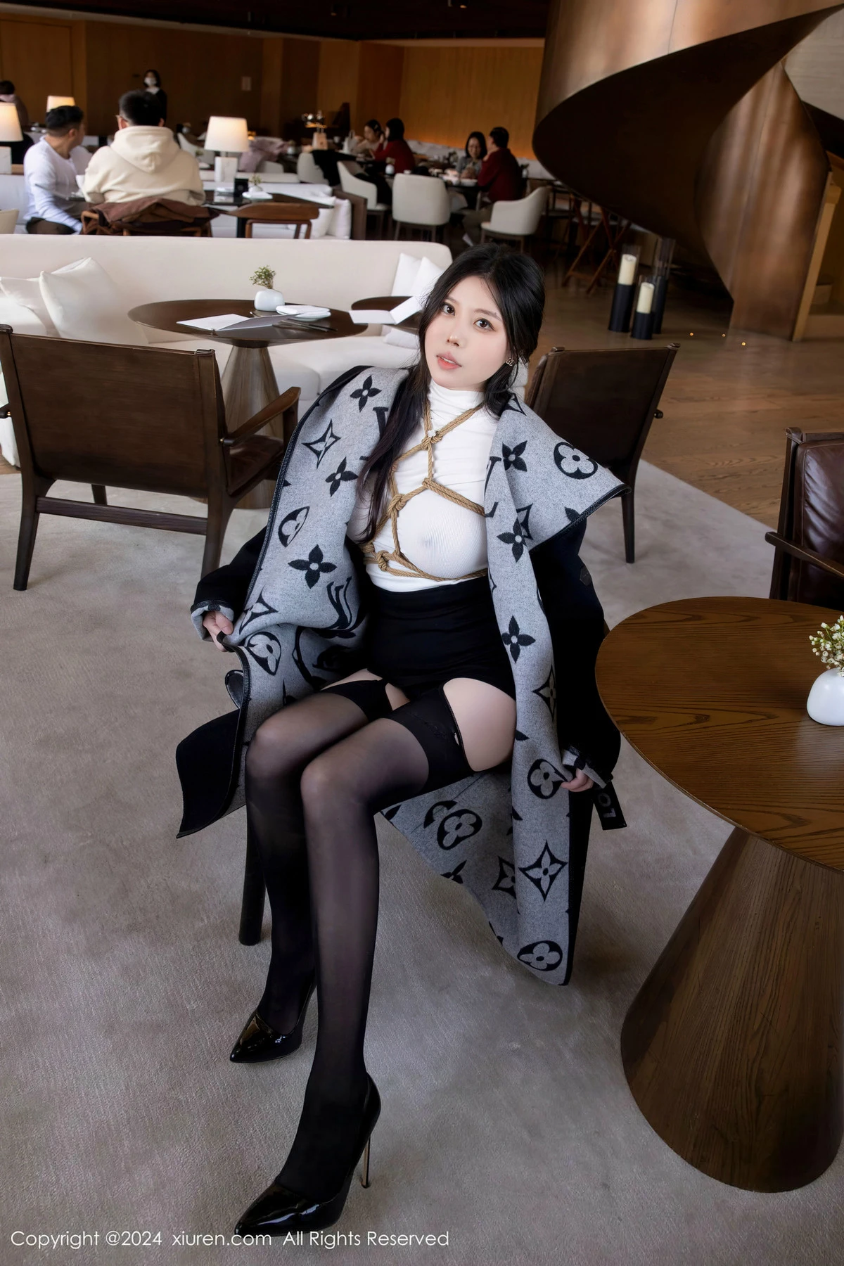 秀人集.com_[XiuRen秀人网]No.8390_模特白茹雪私房捆绑艺白色轻透衣配黑丝吊袜秀丰腴身材诱惑写真90P